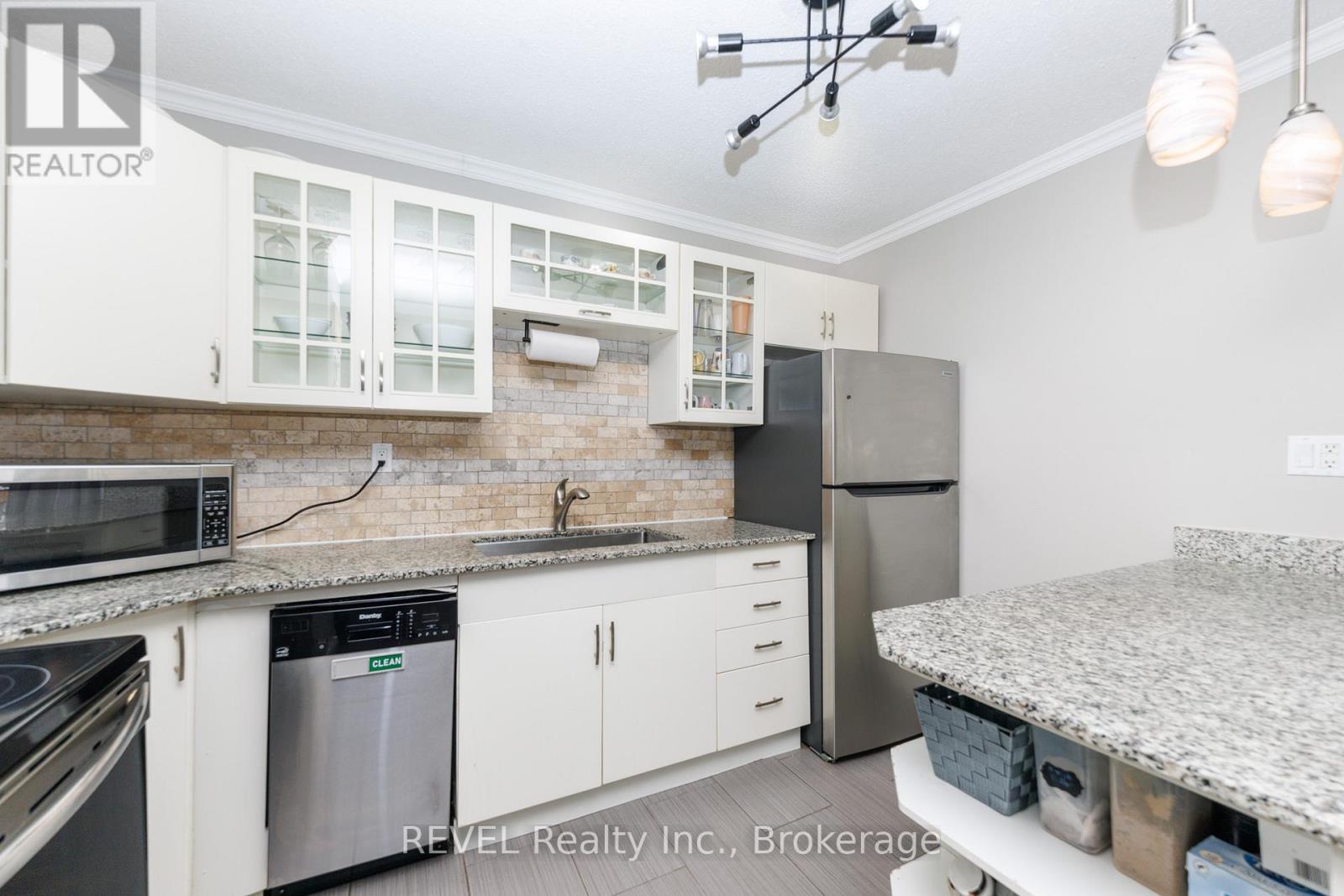 43 - 1300 Upper Ottawa Street, Hamilton (Quinndale), Ontario  L8W 1M8 - Photo 3 - X12872148