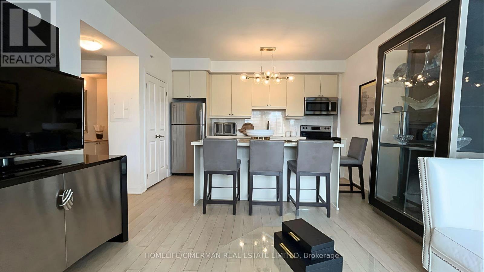 118 - 12 Woodstream Boulevard, Vaughan (Vaughan Grove), Ontario  L4L 8C3 - Photo 4 - N12871984