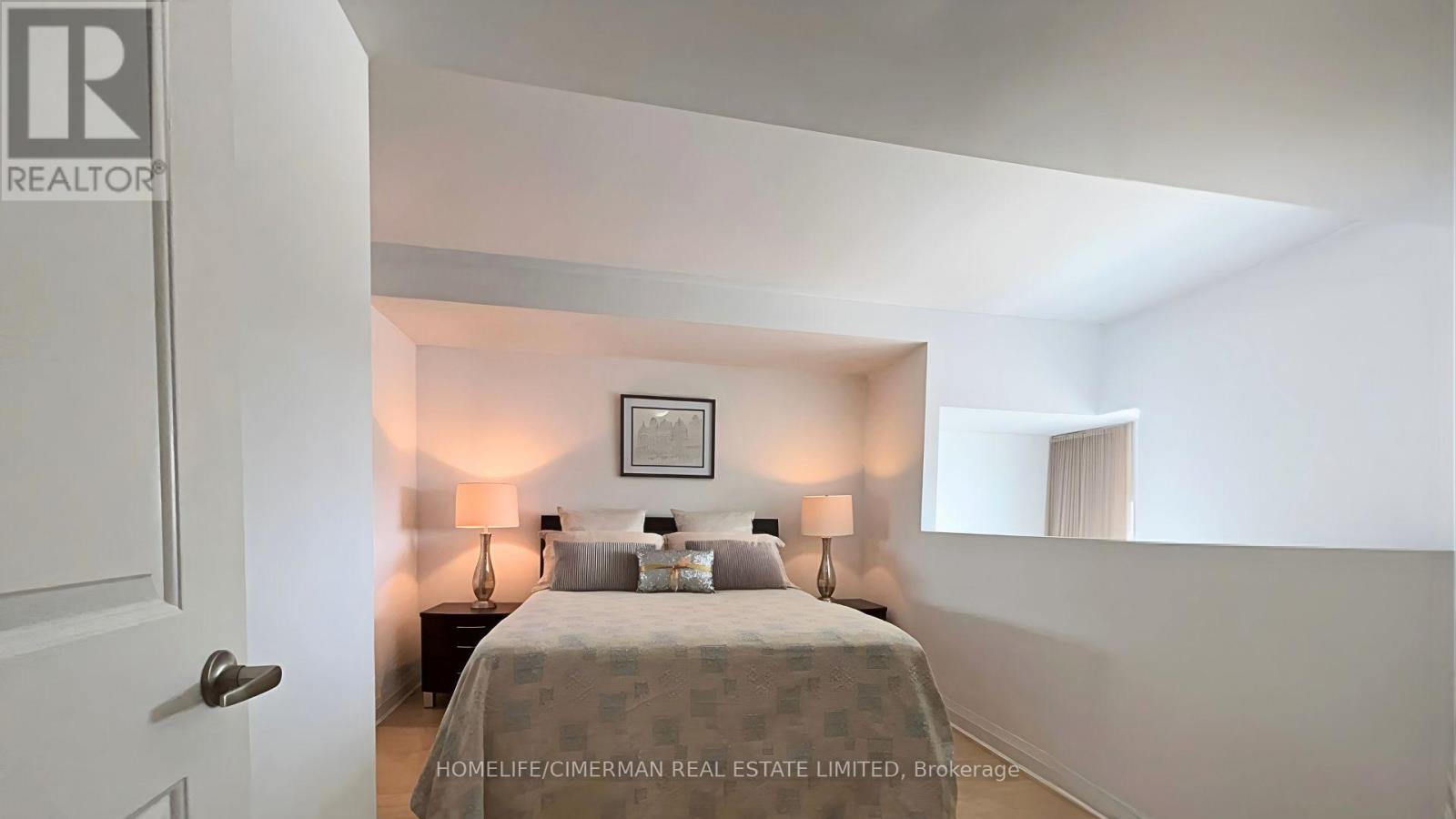 118 - 12 Woodstream Boulevard, Vaughan (Vaughan Grove), Ontario  L4L 8C3 - Photo 7 - N12871984