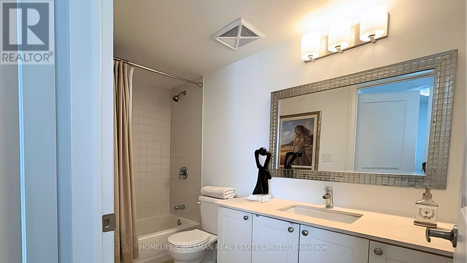 118 - 12 Woodstream Boulevard, Vaughan (Vaughan Grove), Ontario  L4L 8C3 - Photo 8 - N12871984