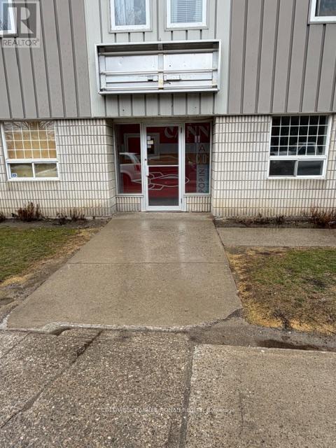 133 Queen Street S, New Tecumseth (Tottenham), Ontario  L0G 1W0 - Photo 2 - N12872030