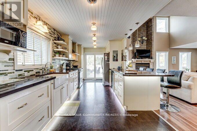 1226 River Road W, Wasaga Beach, Ontario  L9Z 2W7 - Photo 13 - S12872028