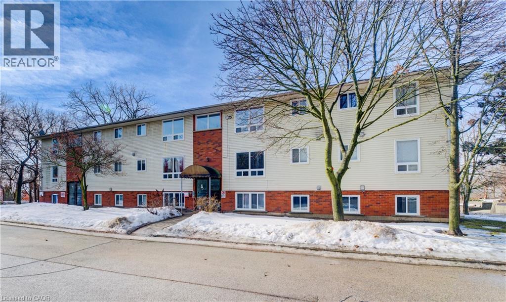 119 Cedar Street S Unit# 15, Kitchener, Ontario  N2G 3L6 - Photo 2 - 40811491