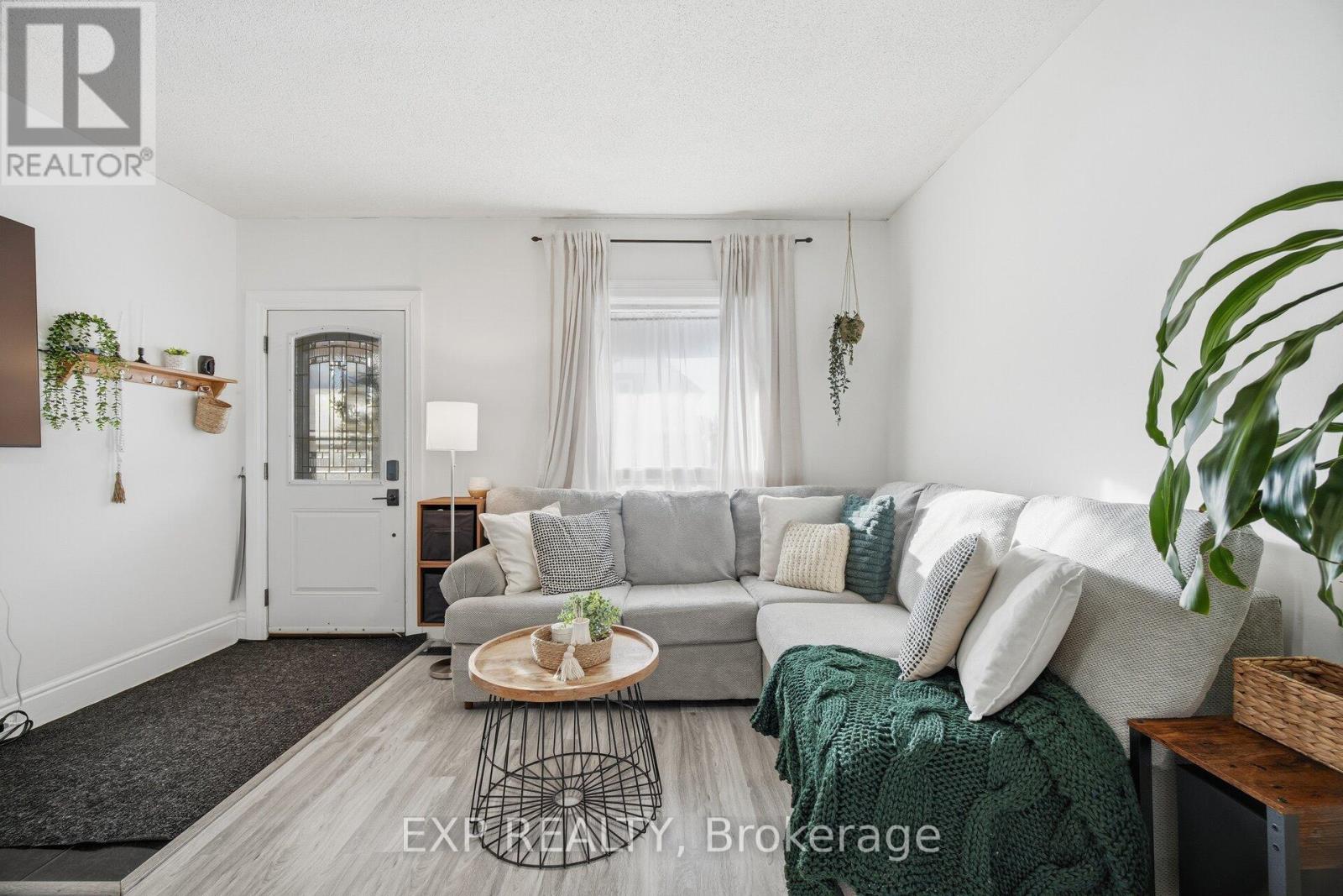 253 Murray Street, Brantford, Ontario  N3S 5S4 - Photo 4 - X12752544