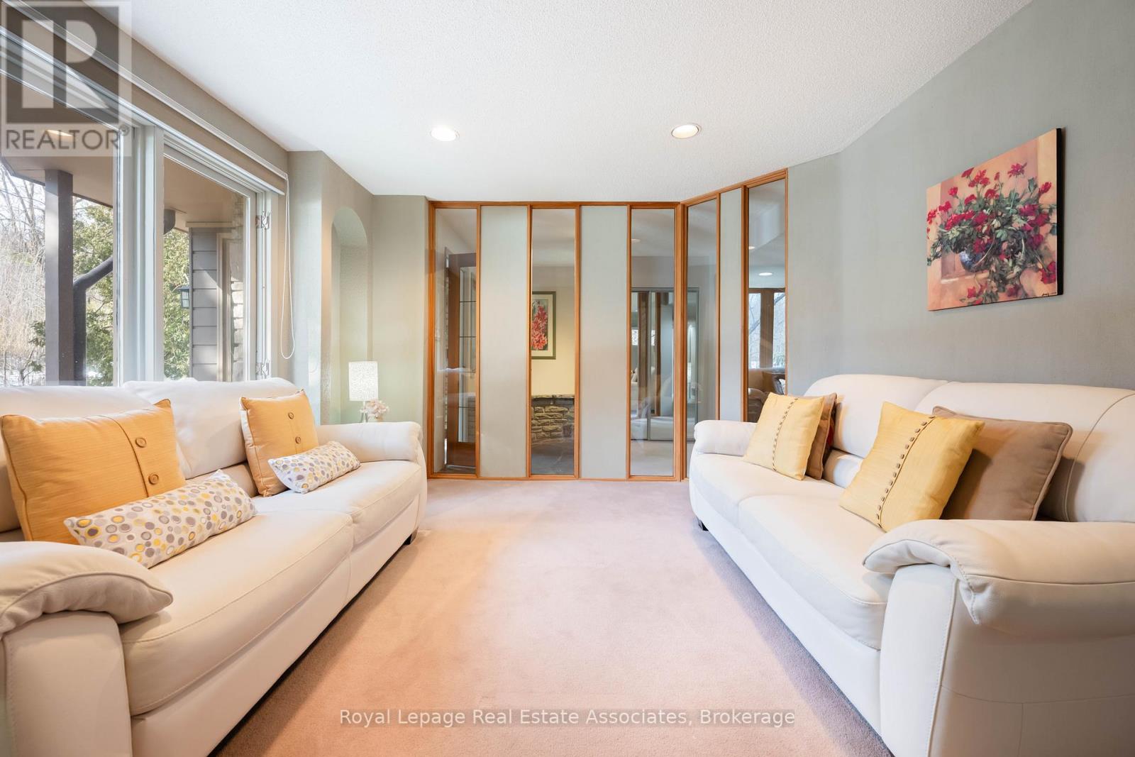 8 Ann Street, Halton Hills, Ontario  L7G 2V2 - Photo 11 - W12871886