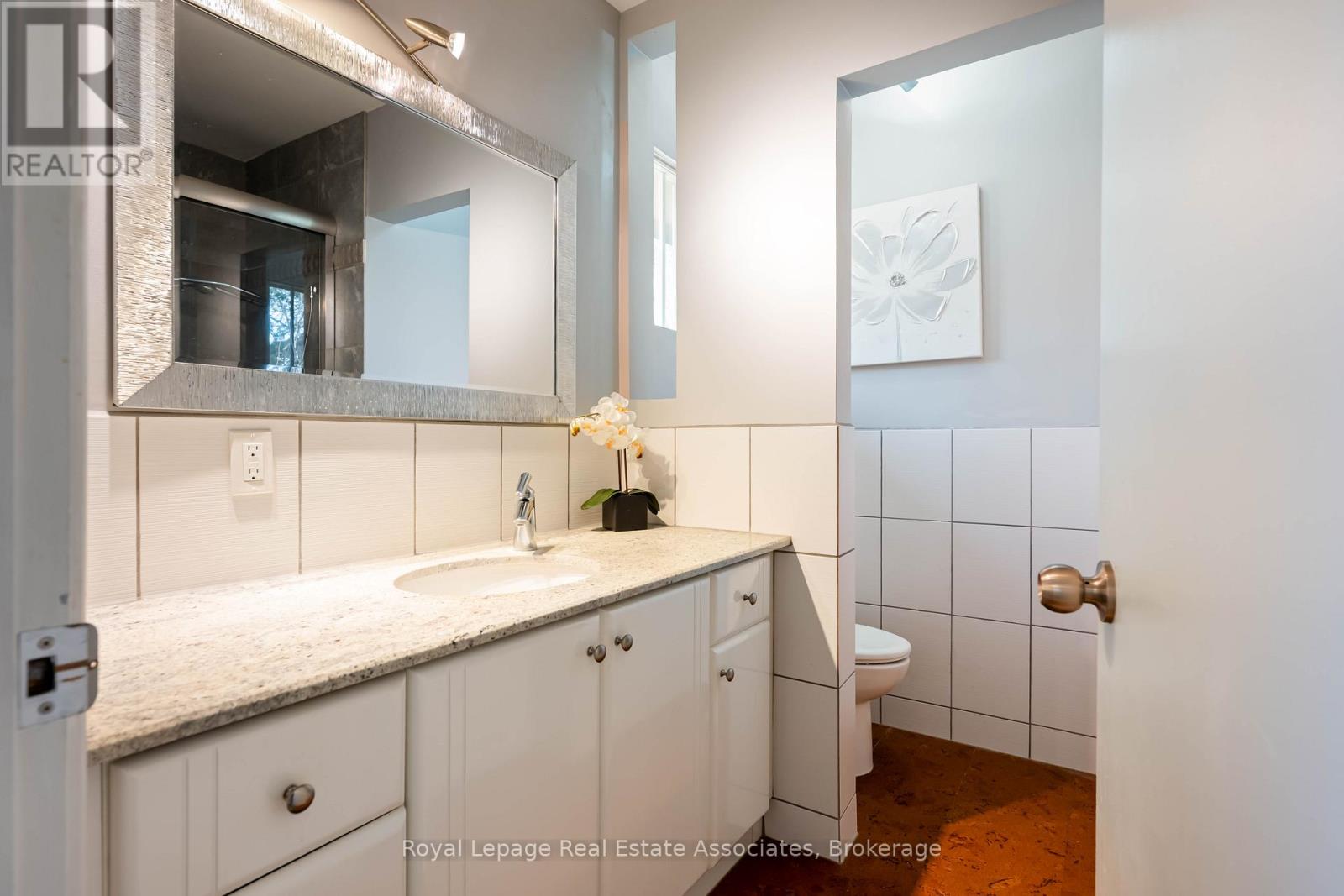 8 Ann Street, Halton Hills, Ontario  L7G 2V2 - Photo 32 - W12871886