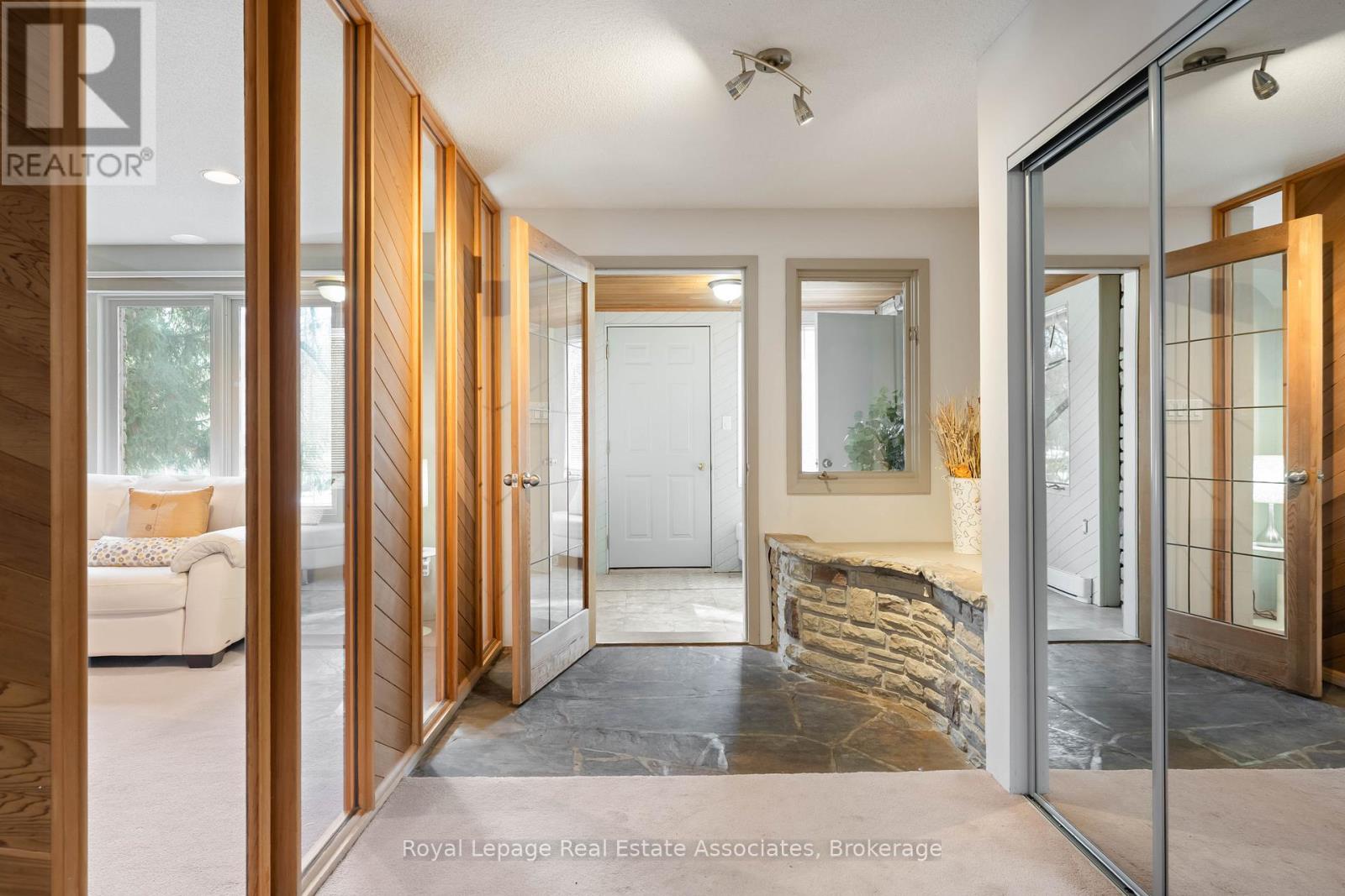 8 Ann Street, Halton Hills, Ontario  L7G 2V2 - Photo 9 - W12871886