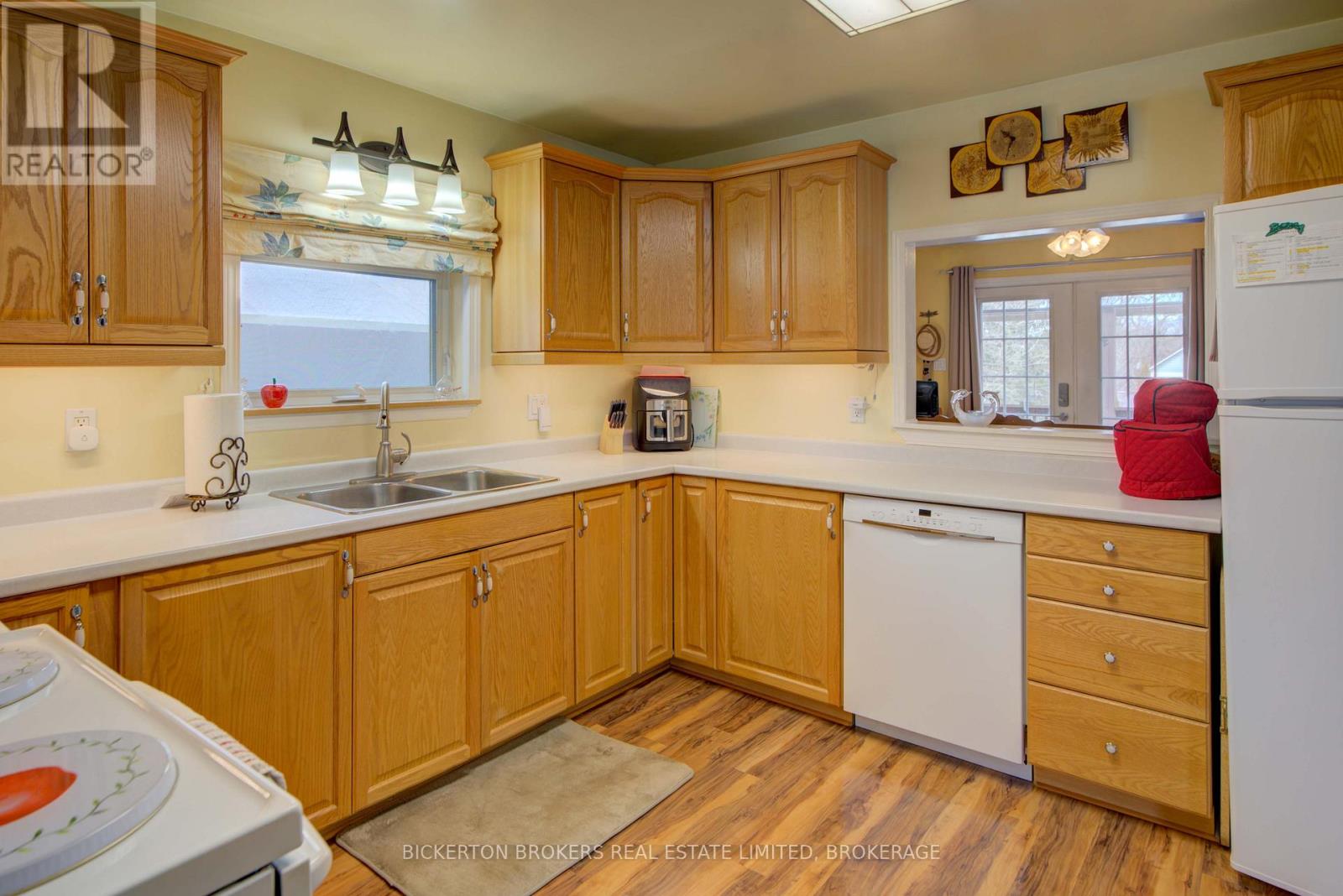 142 Hellen Street, Leeds And The Thousand Islands, Ontario  K0H 2N0 - Photo 8 - X12872140