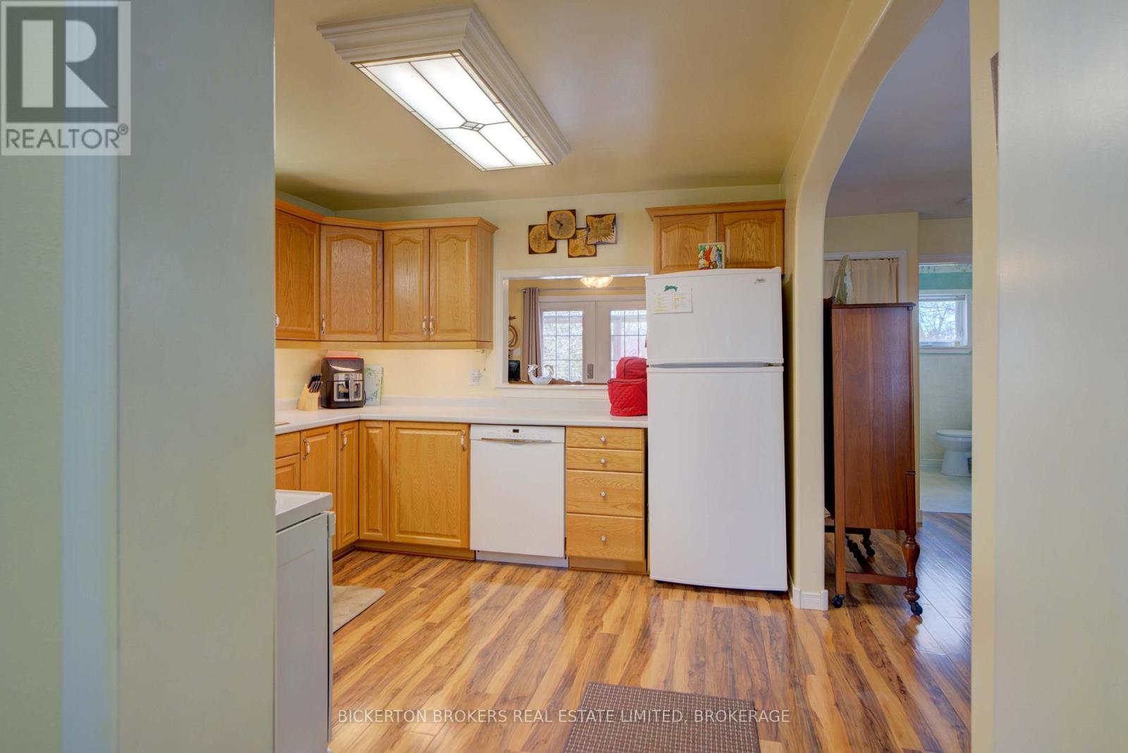 142 Hellen Street, Leeds And The Thousand Islands, Ontario  K0H 2N0 - Photo 9 - X12872140