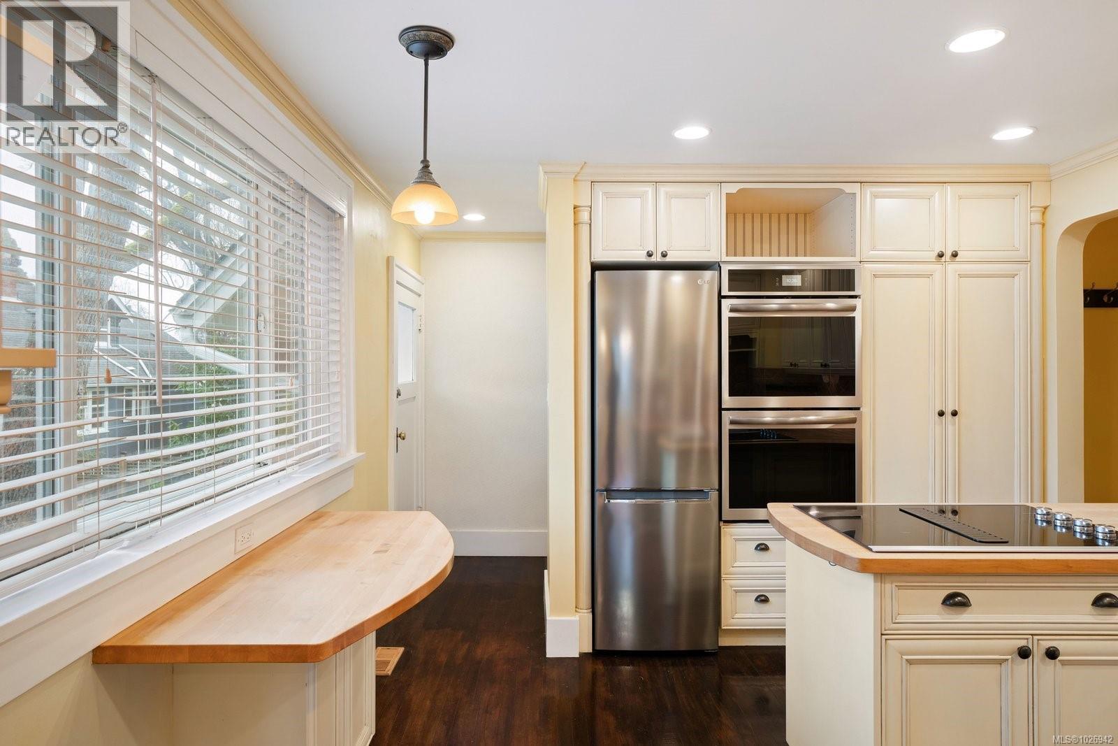 1959 Hampshire Rd, Oak Bay, British Columbia  V8R 5T9 - Photo 14 - 1026942