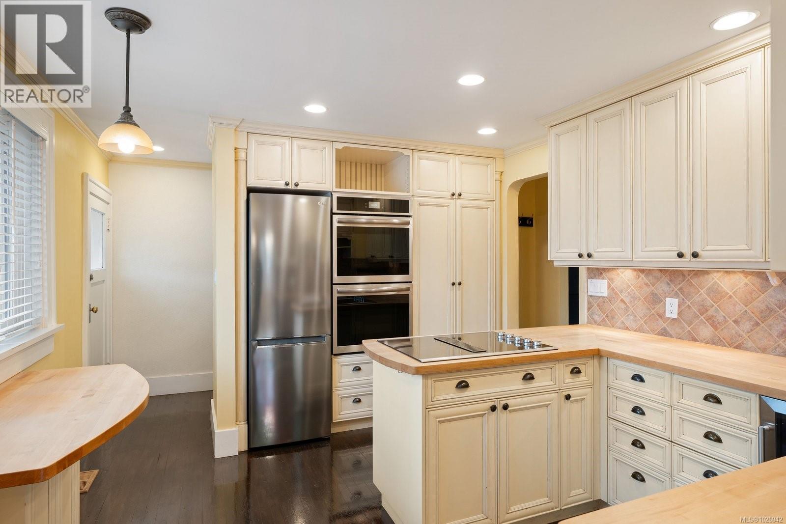 1959 Hampshire Rd, Oak Bay, British Columbia  V8R 5T9 - Photo 13 - 1026942