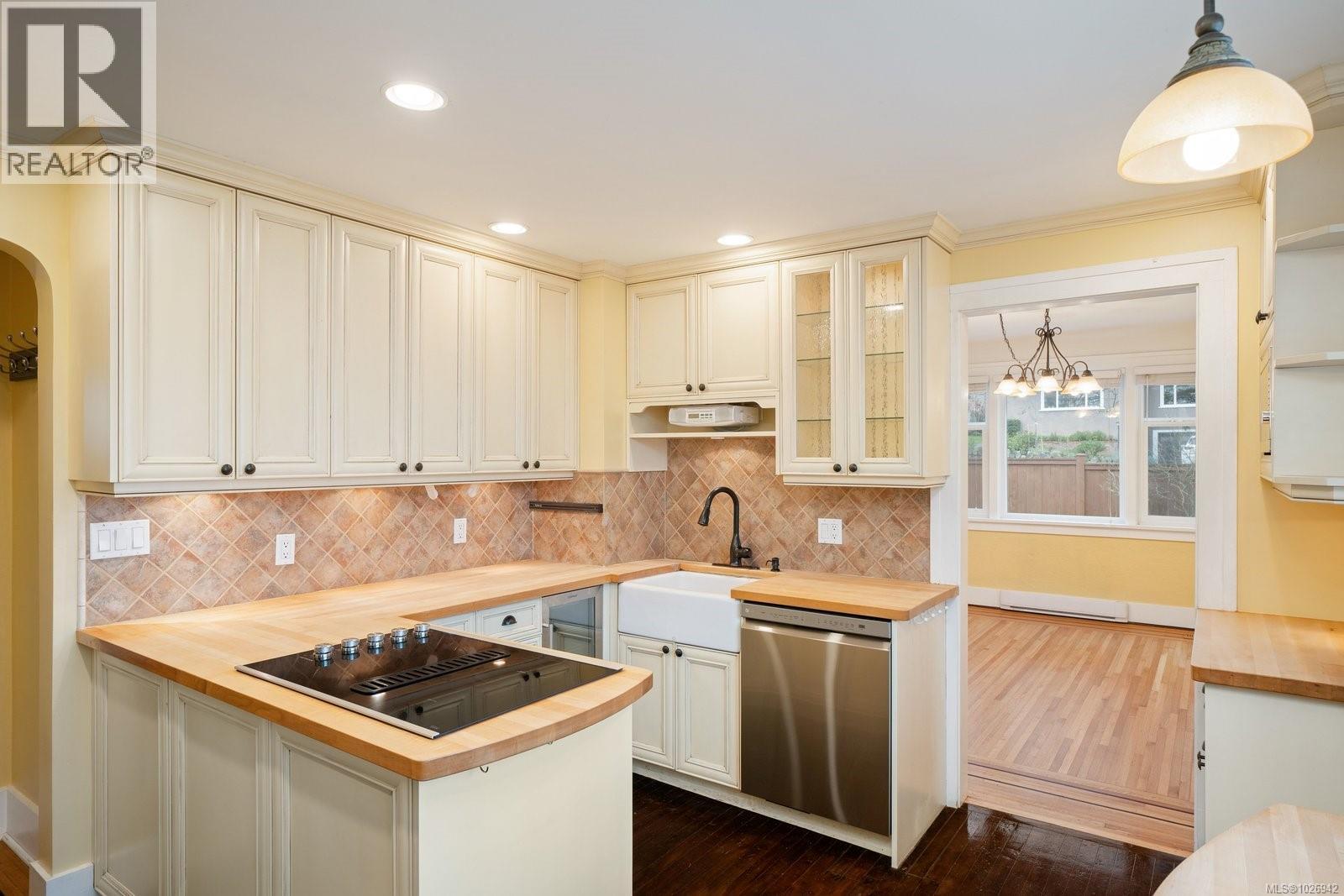 1959 Hampshire Rd, Oak Bay, British Columbia  V8R 5T9 - Photo 11 - 1026942