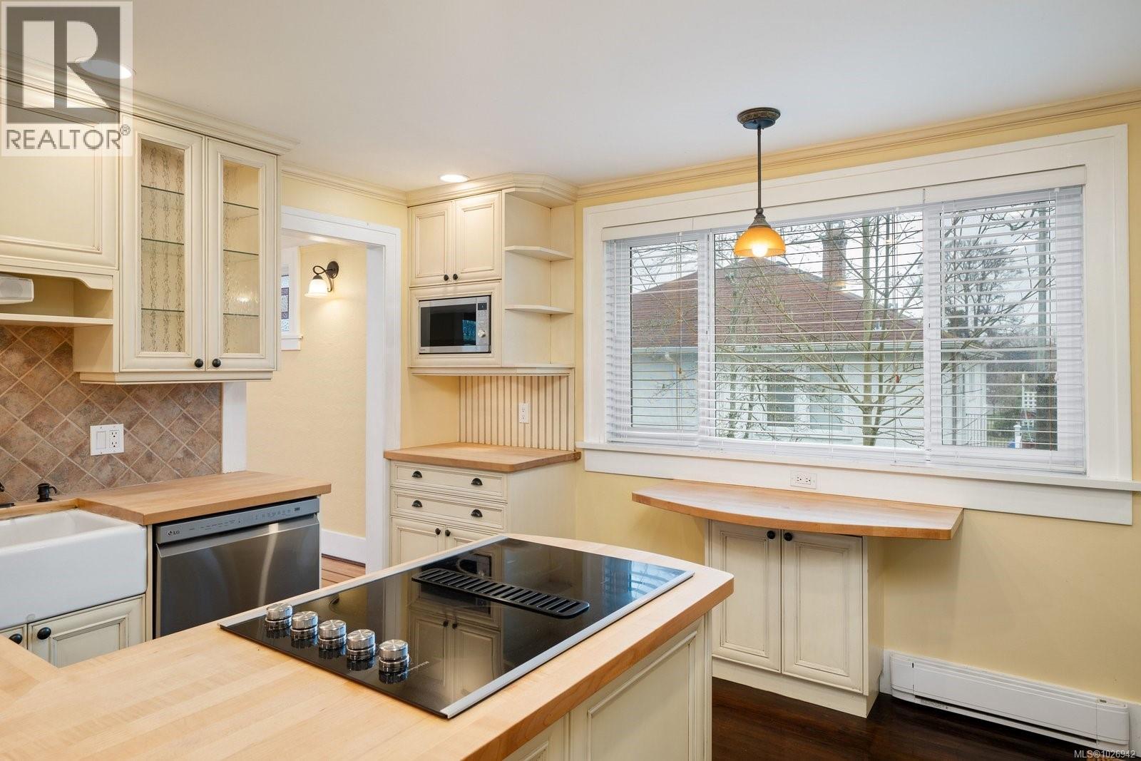 1959 Hampshire Rd, Oak Bay, British Columbia  V8R 5T9 - Photo 12 - 1026942