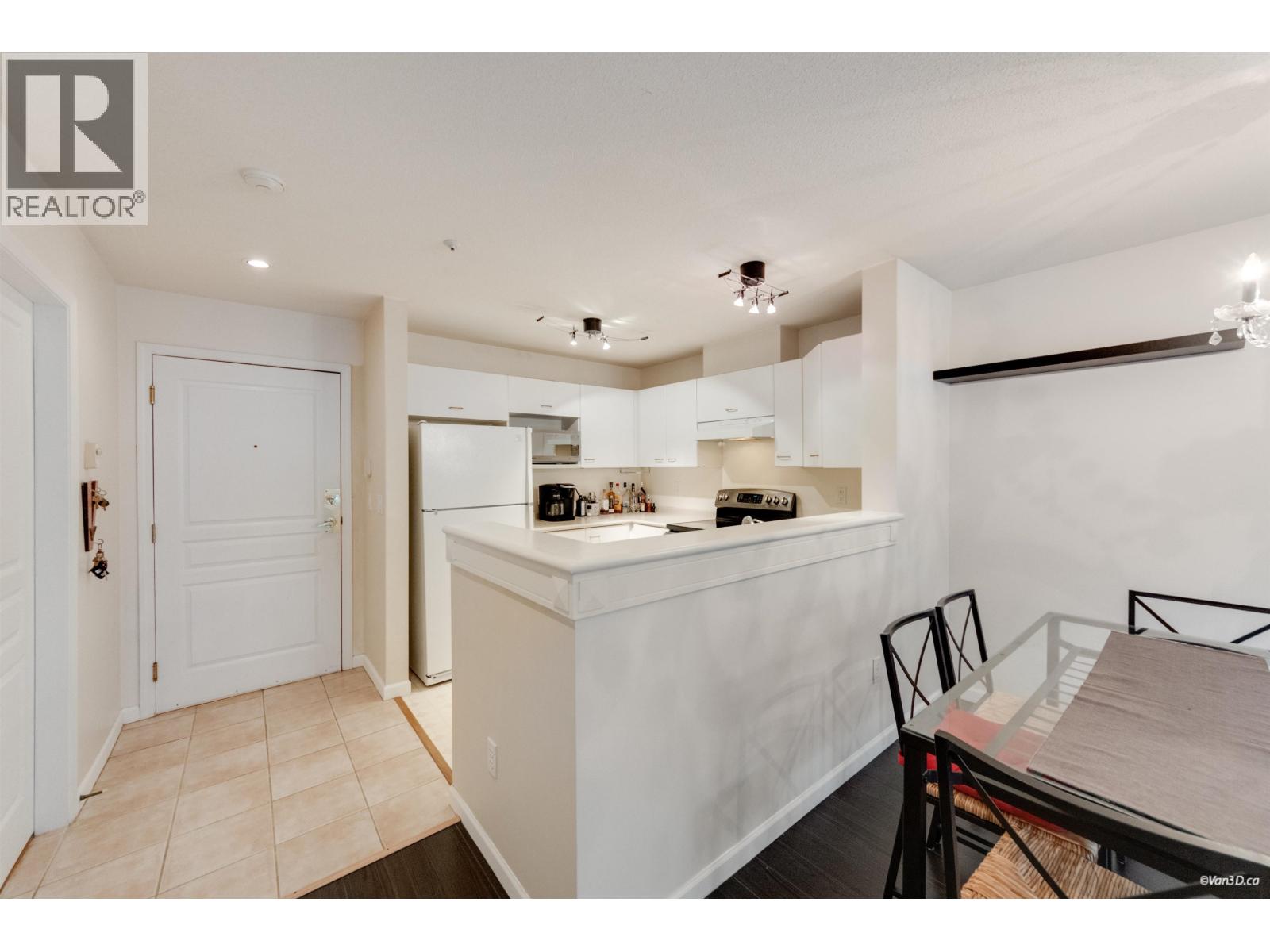 112 1242 Town Centre Boulevard, Coquitlam, British Columbia  V3B 7R6 - Photo 4 - R3098666