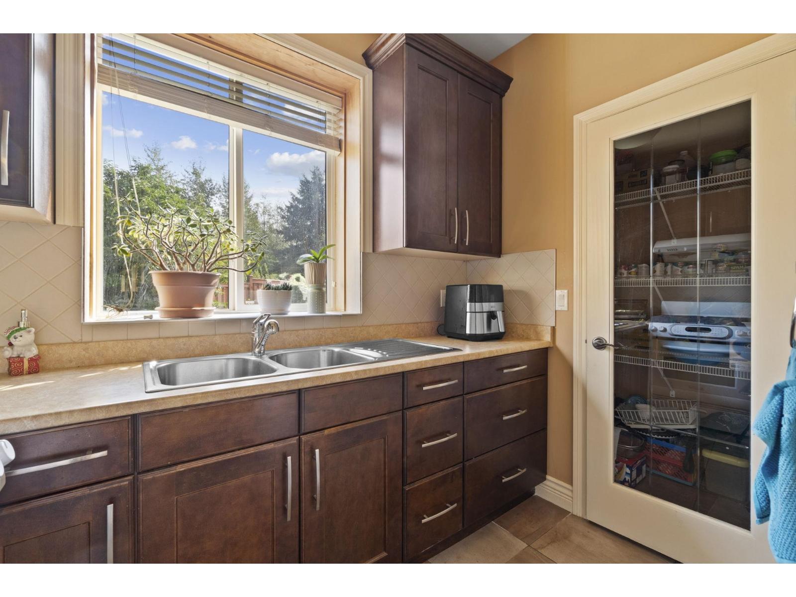 16308 91a Avenue, Surrey, British Columbia  V4N 5S5 - Photo 10 - R3097625