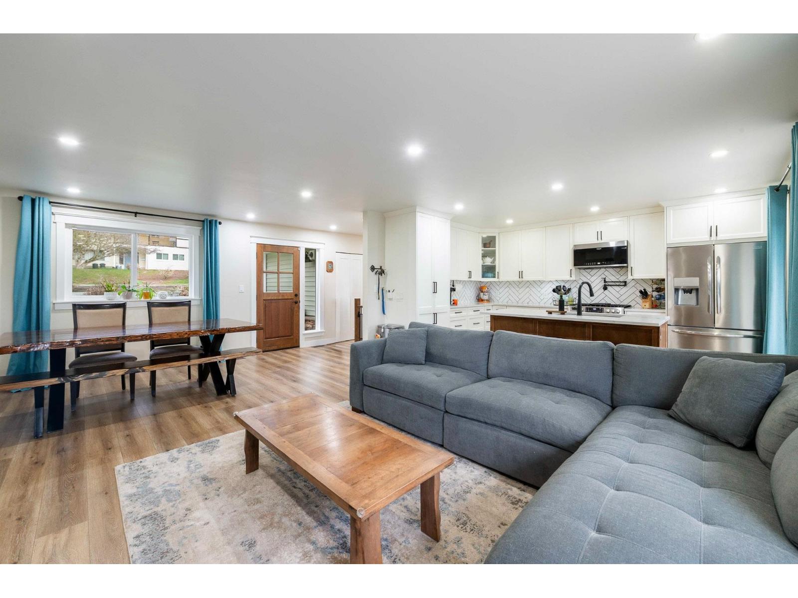 32972 Arbutus Avenue, Mission, British Columbia  V2V 2R8 - Photo 4 - R3098071