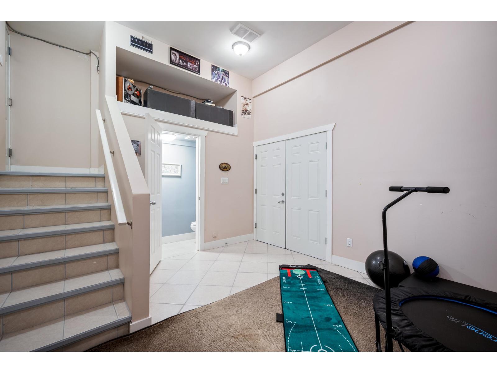 15456 Columbia Avenue, White Rock, British Columbia  V4B 1K2 - Photo 36 - R3098251