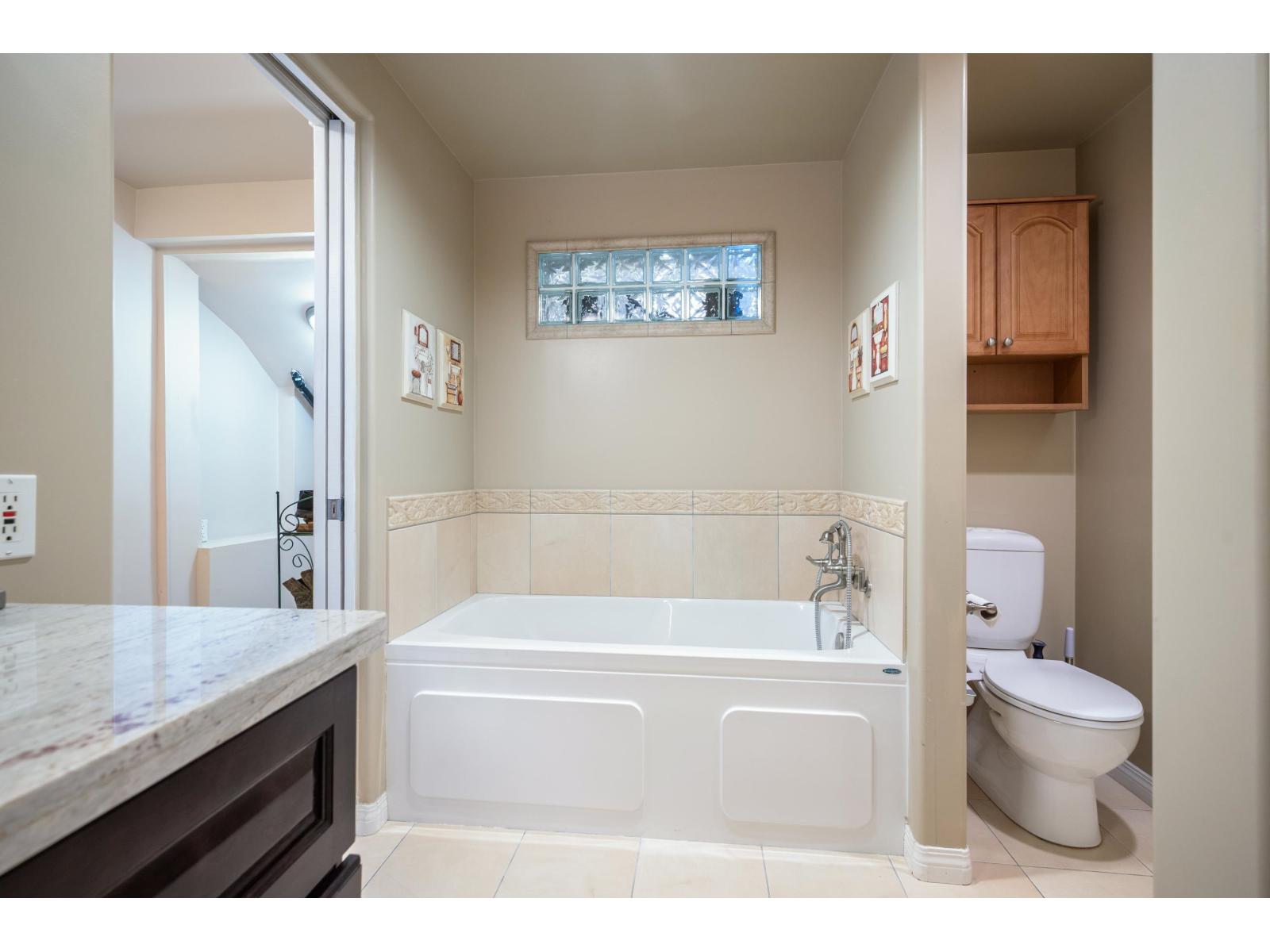 15456 Columbia Avenue, White Rock, British Columbia  V4B 1K2 - Photo 35 - R3098251