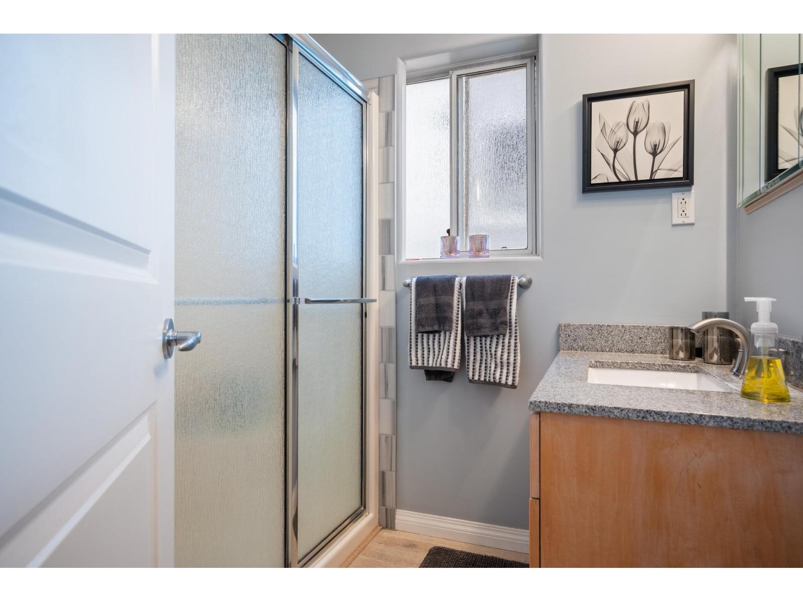 15456 Columbia Avenue, White Rock, British Columbia  V4B 1K2 - Photo 23 - R3098251