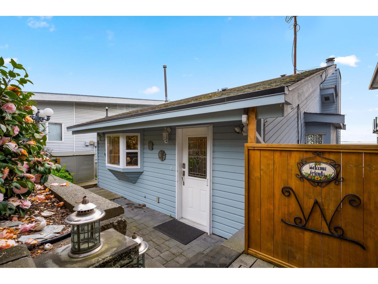 15456 Columbia Avenue, White Rock, British Columbia  V4B 1K2 - Photo 4 - R3098251