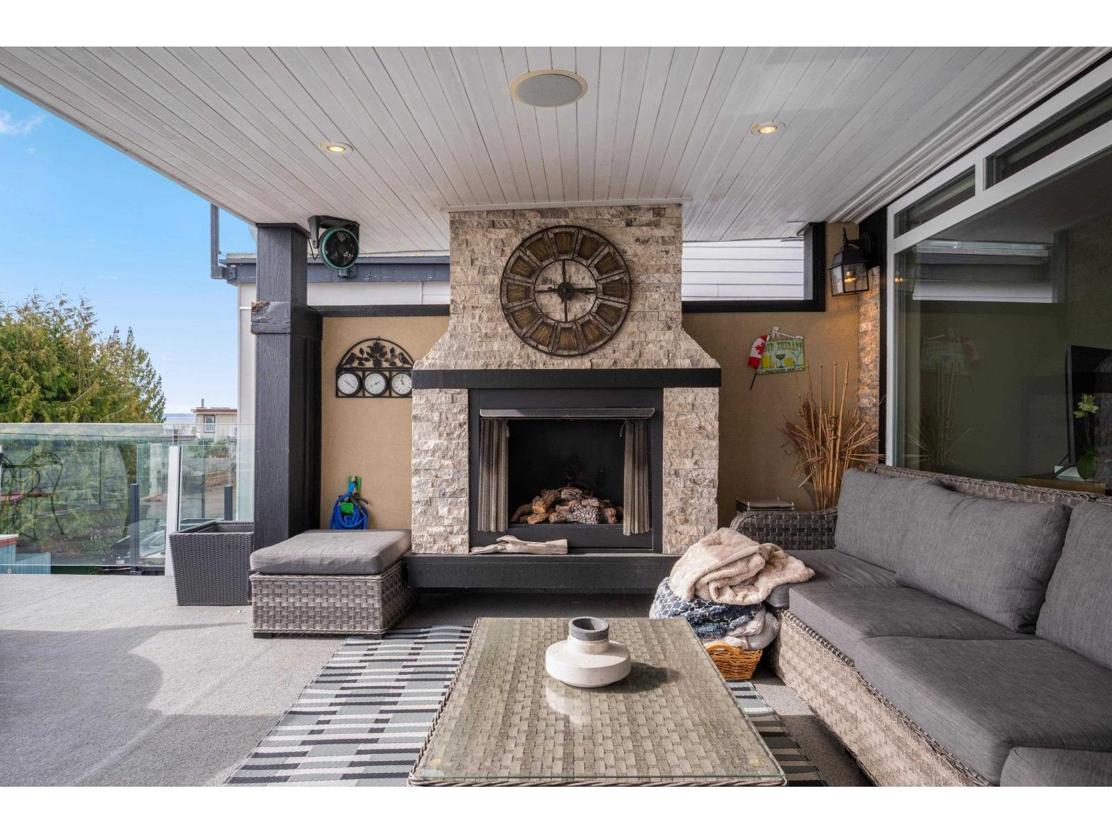 15456 Columbia Avenue, White Rock, British Columbia  V4B 1K2 - Photo 9 - R3098251