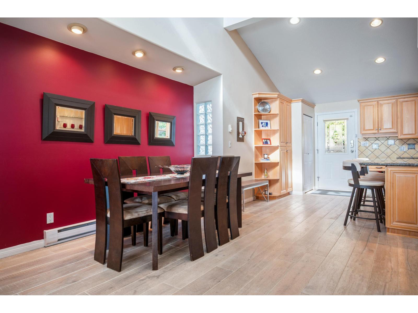 15456 Columbia Avenue, White Rock, British Columbia  V4B 1K2 - Photo 16 - R3098251