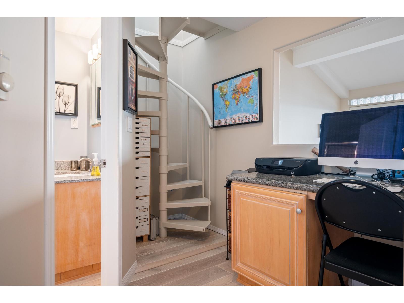 15456 Columbia Avenue, White Rock, British Columbia  V4B 1K2 - Photo 22 - R3098251