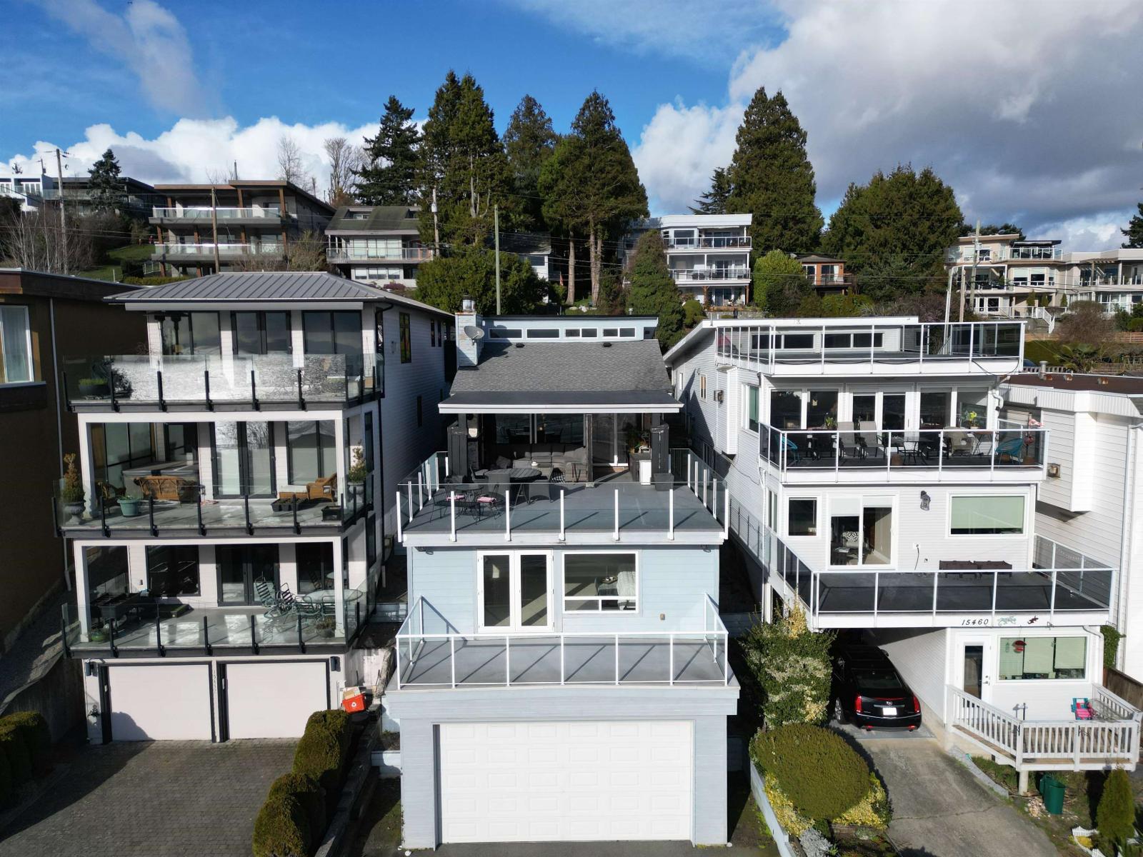 15456 Columbia Avenue, White Rock, British Columbia  V4B 1K2 - Photo 2 - R3098251