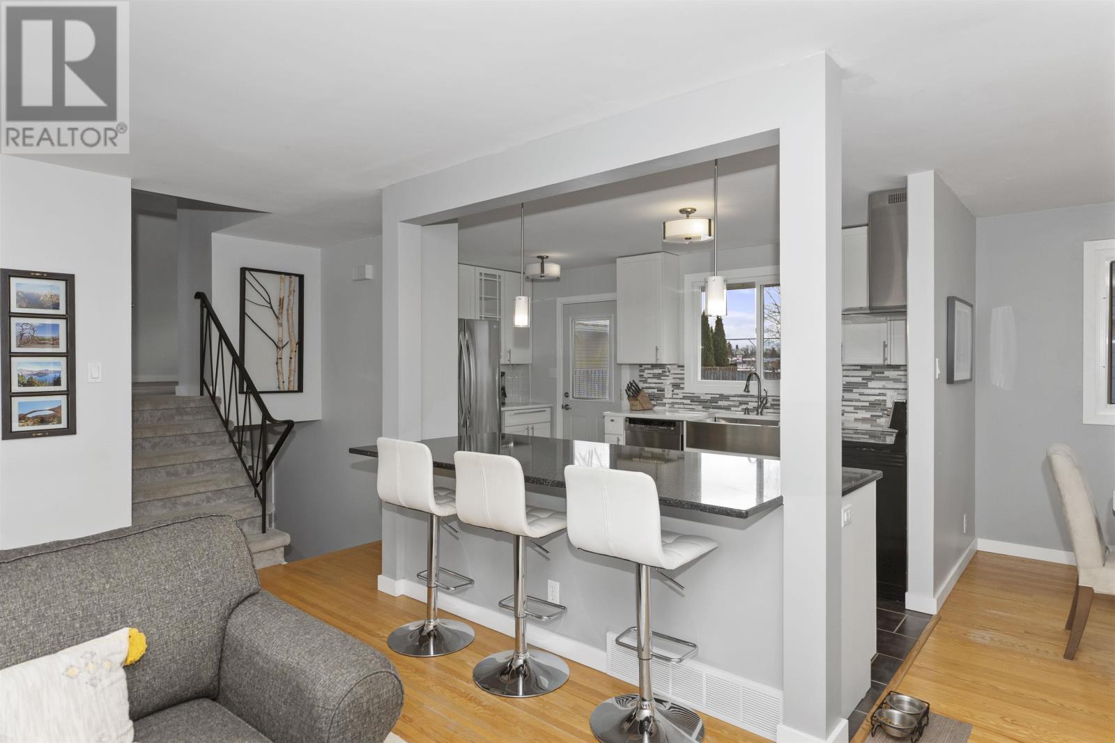 528 Riverview Dr, Thunder Bay, Ontario  P7C 1R7 - Photo 4 - TB2600412