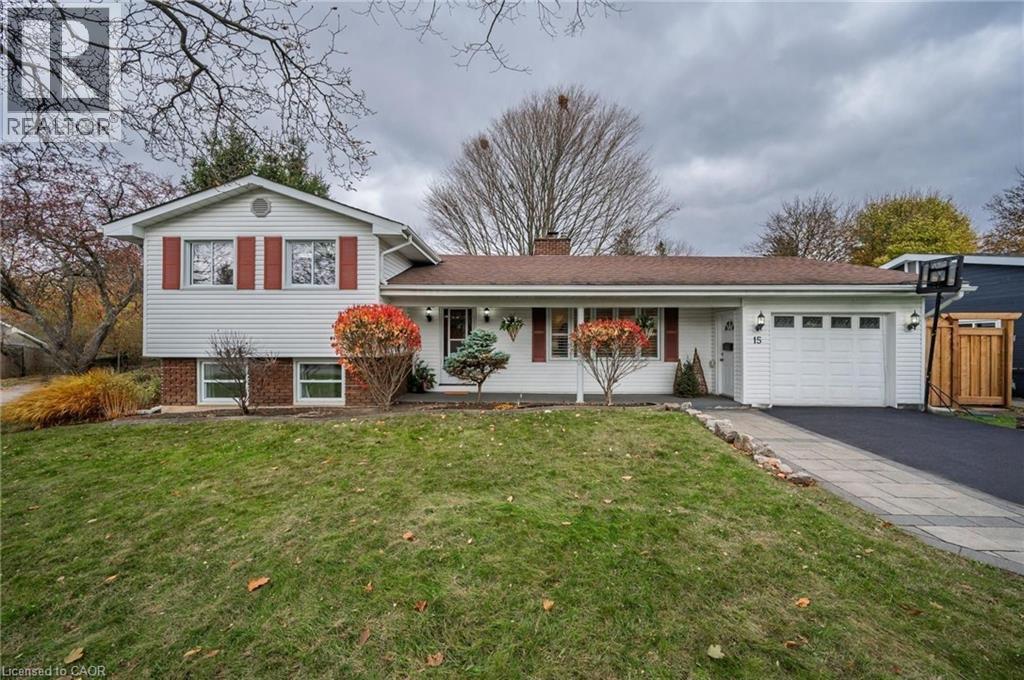 15 HARVEST Lane, Brantford, Ontario