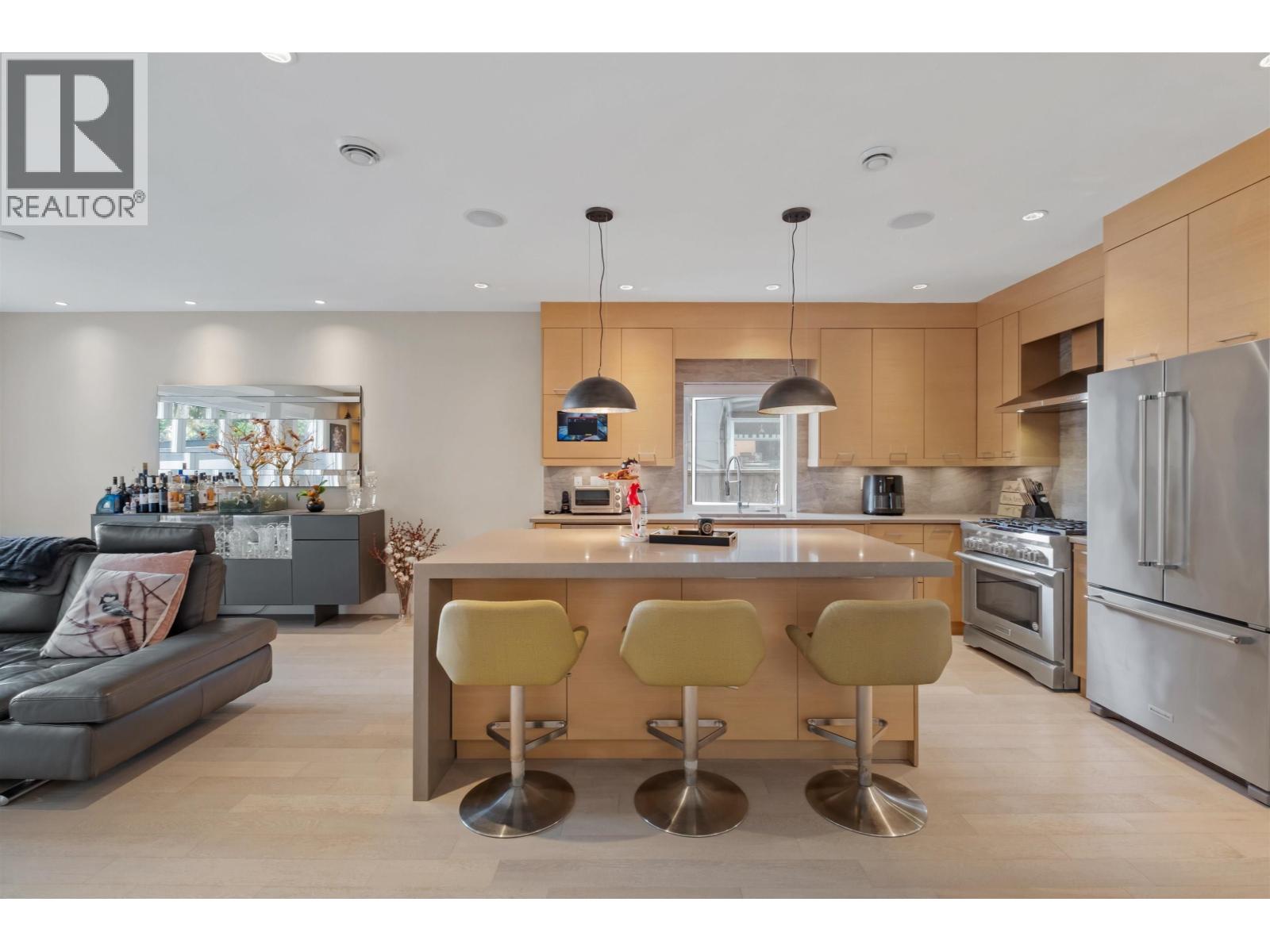 1033 Prospect Avenue, North Vancouver, British Columbia  V7R 2M6 - Photo 7 - R3098679