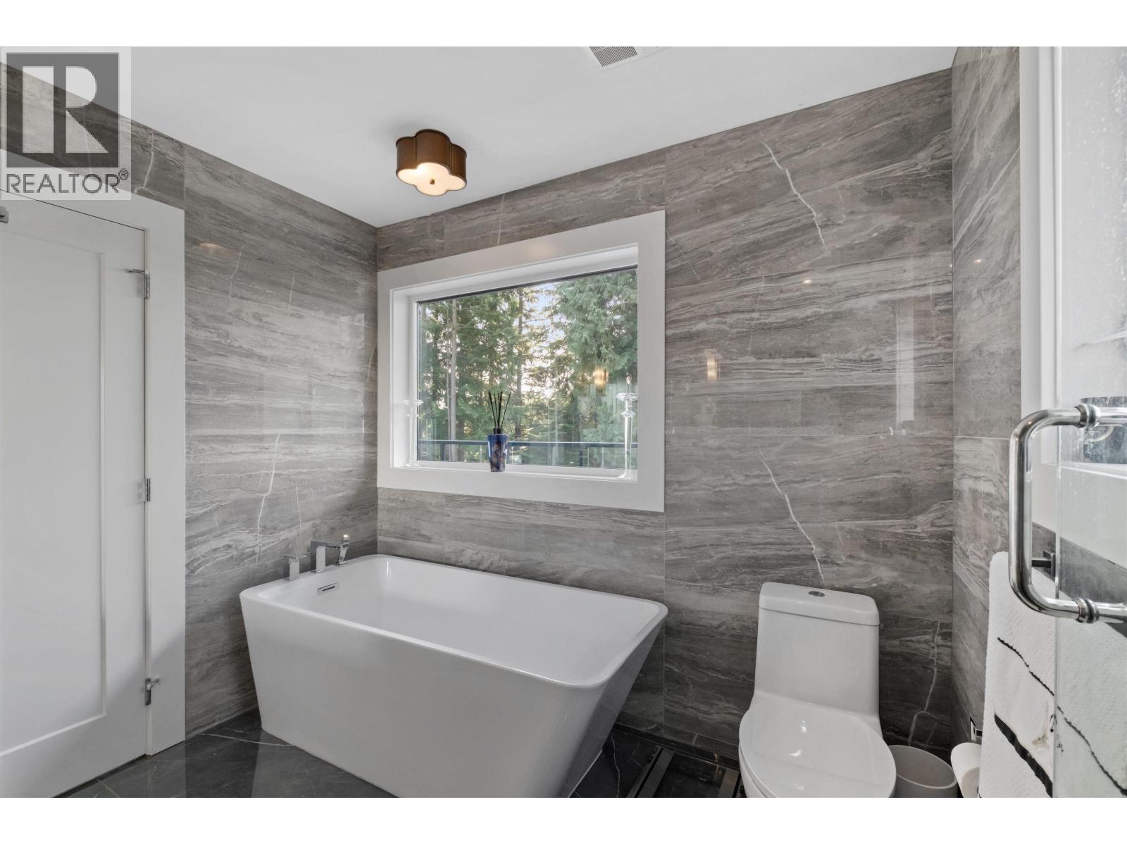 1033 Prospect Avenue, North Vancouver, British Columbia  V7R 2M6 - Photo 17 - R3098679