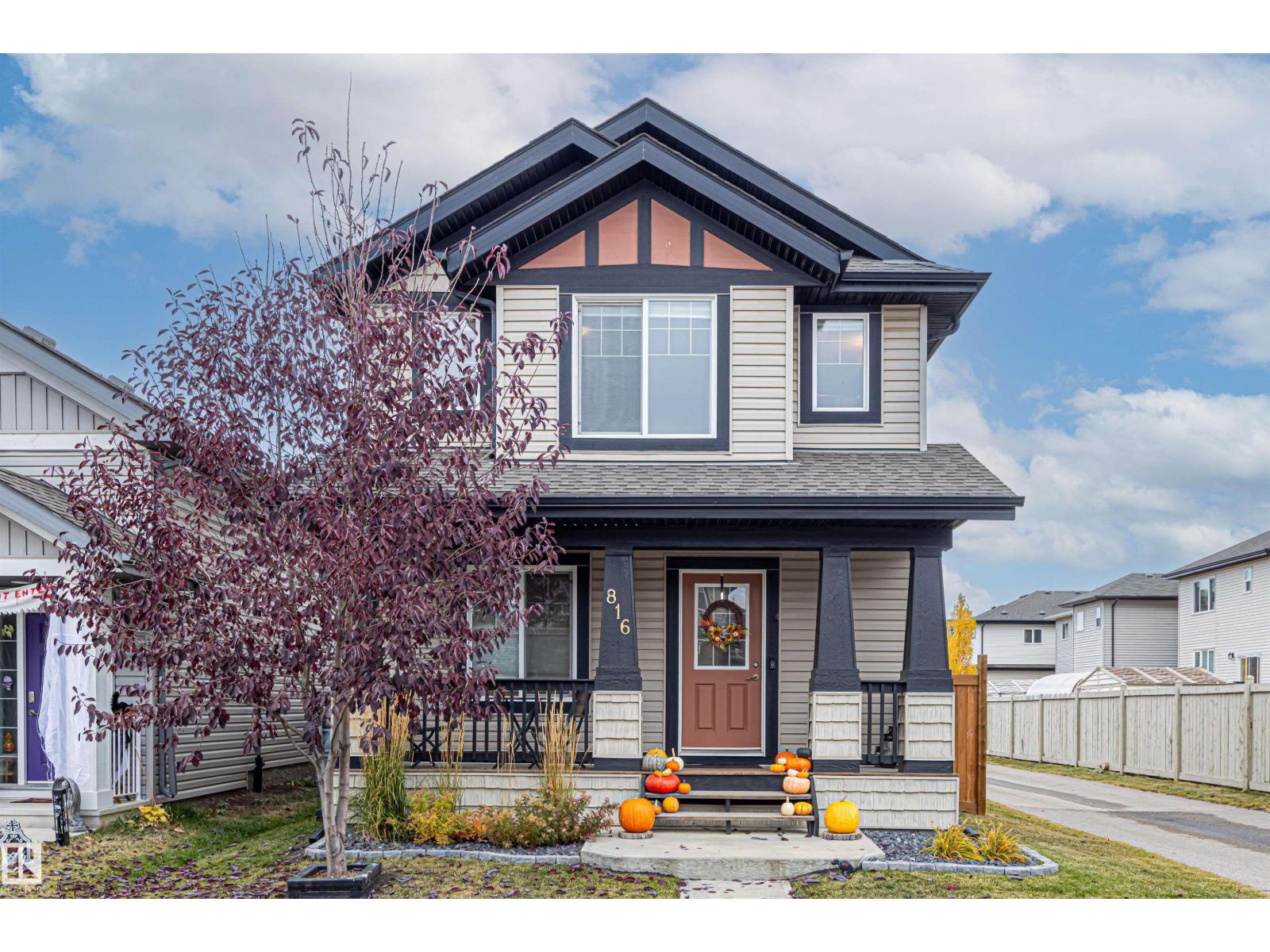 816 35 AV NW, edmonton, Alberta