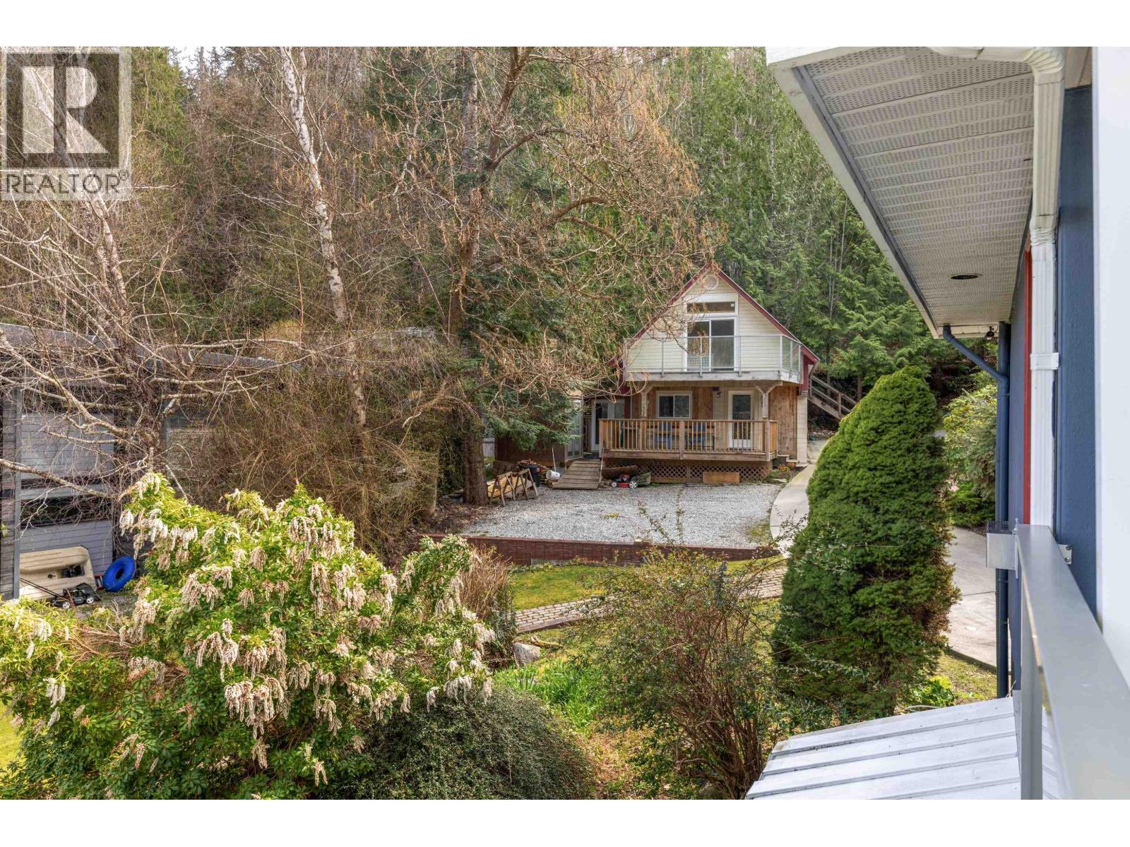 12879-12881 Sunshine Coast Highway, Madeira Park, British Columbia  V0N 2H1 - Photo 37 - R2988205