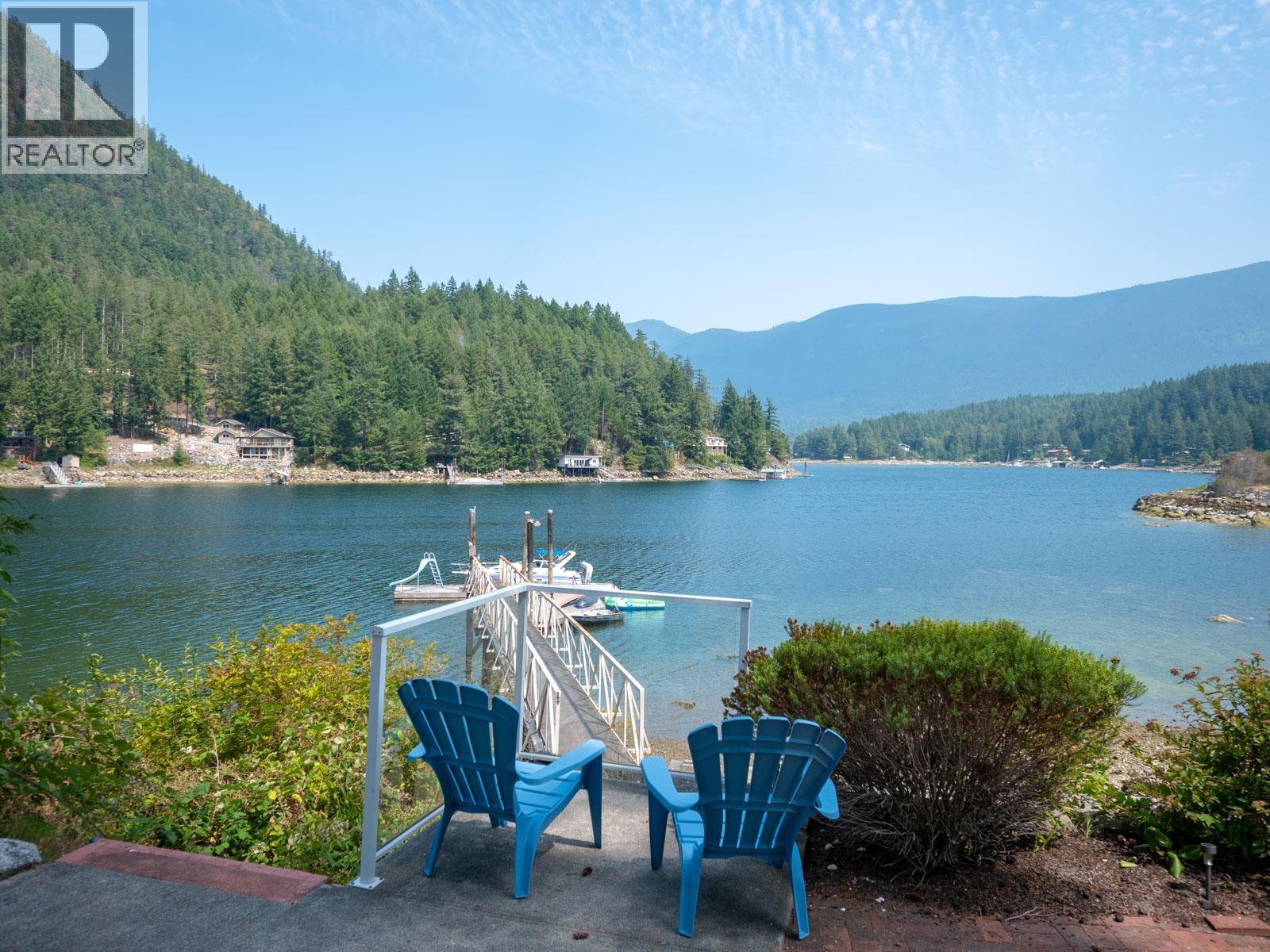 12879-12881 Sunshine Coast Highway, Madeira Park, British Columbia  V0N 2H1 - Photo 13 - R2988205