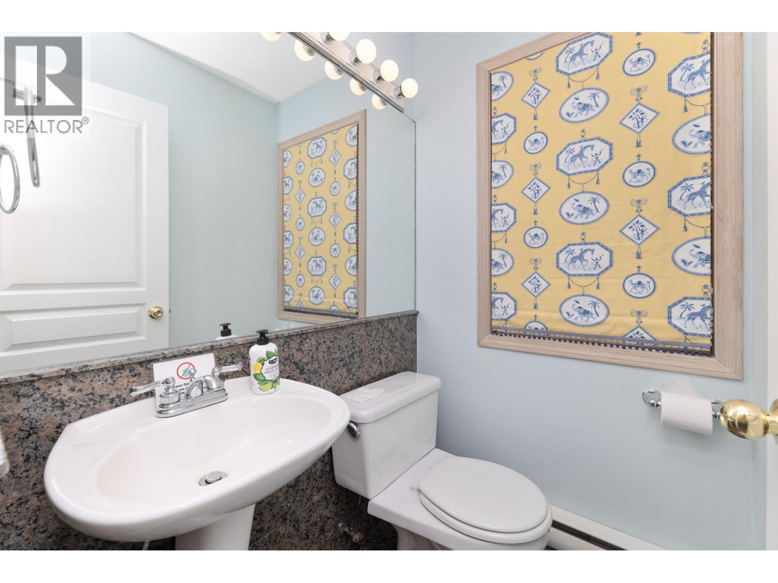 12879-12881 Sunshine Coast Highway, Madeira Park, British Columbia  V0N 2H1 - Photo 32 - R2988205