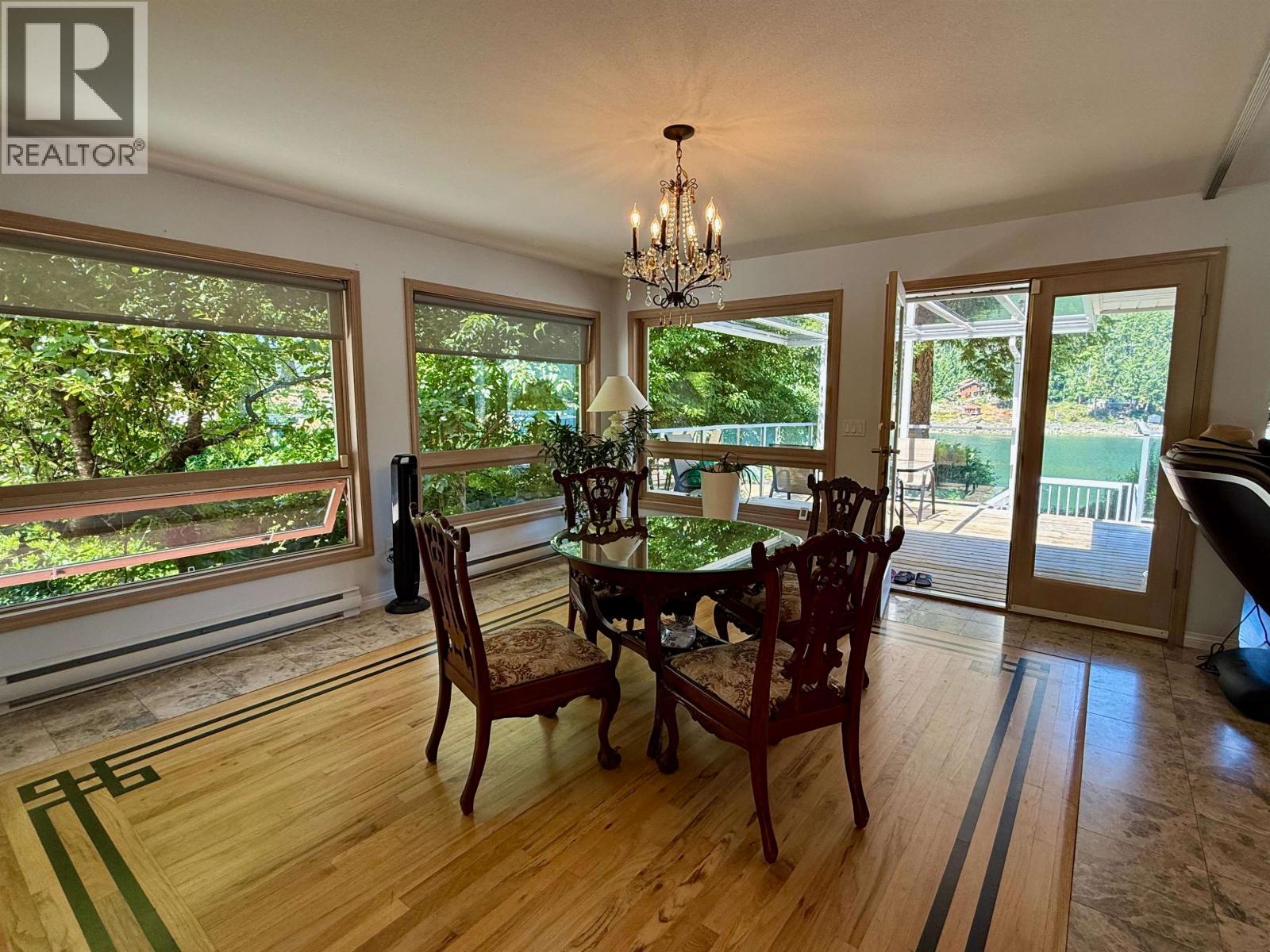 12879-12881 Sunshine Coast Highway, Madeira Park, British Columbia  V0N 2H1 - Photo 7 - R2988205