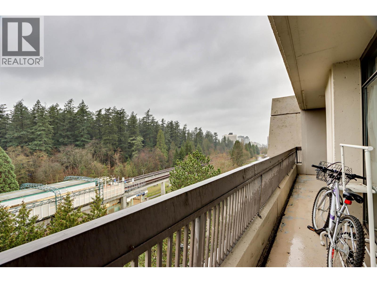 904 5932 PATTERSON AVENUE, burnaby, British Columbia