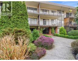<div class="price">$399,000</div> 315 155 E 5th Street, North Vancouver<br><div style="margin-bottom:8px;"><small>Macdonald Realty</small></div><div class='bed_bath'>1 Bed | 1 Bath</div>