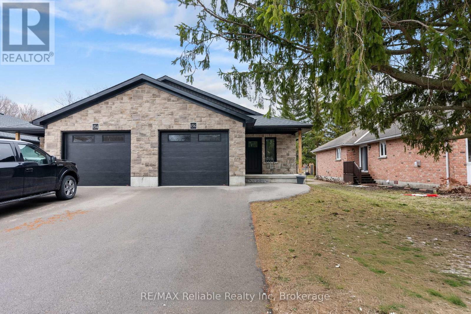 156 Sills Street, Huron East, Ontario  N0K 1W0 - Photo 2 - X12872214