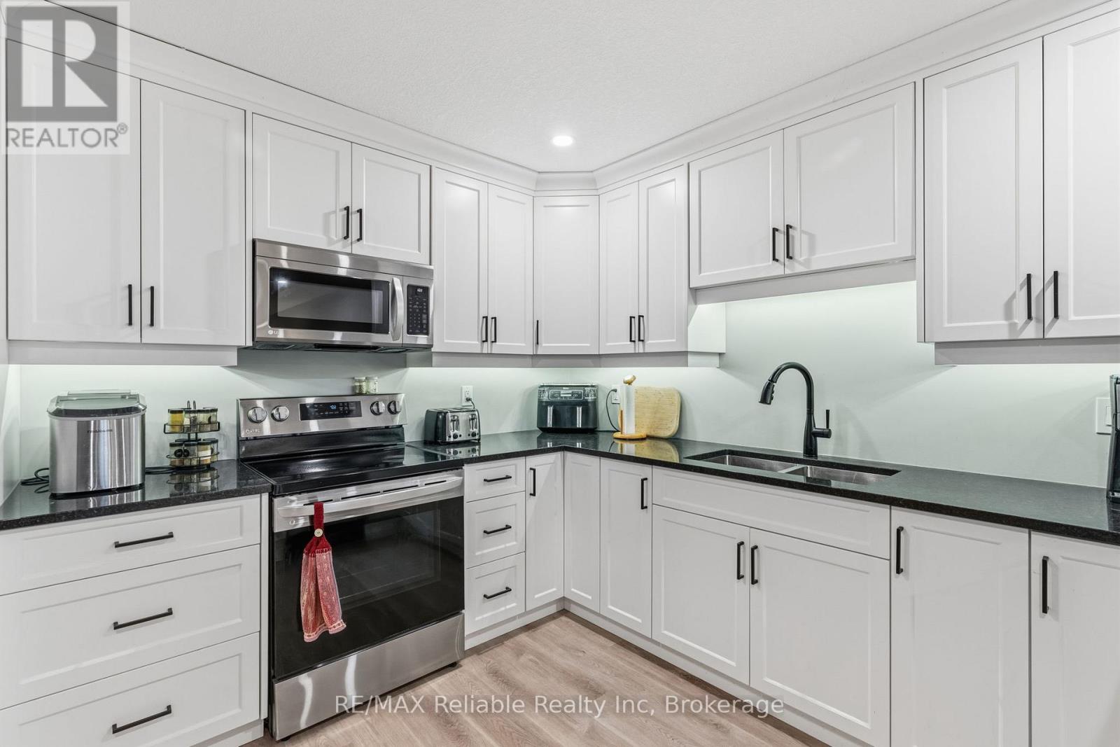 156 Sills Street, Huron East, Ontario  N0K 1W0 - Photo 20 - X12872214