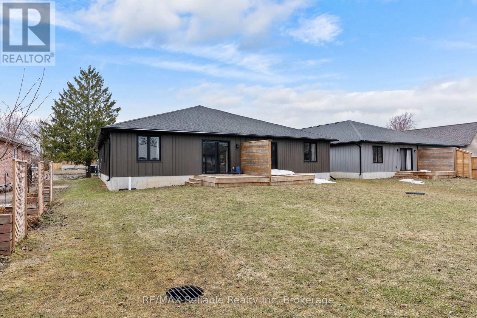 156 Sills Street, Huron East, Ontario  N0K 1W0 - Photo 33 - X12872214