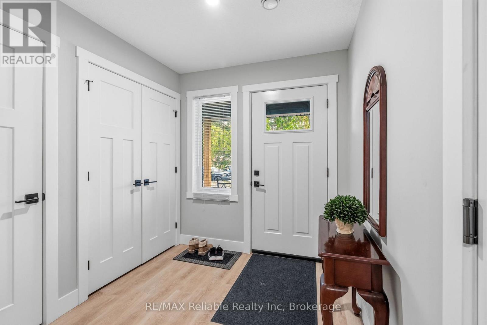 156 Sills Street, Huron East, Ontario  N0K 1W0 - Photo 5 - X12872214