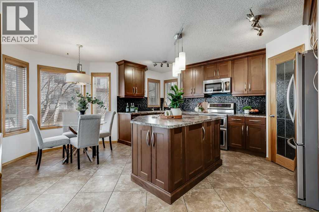 168 Fairways Drive Nw, Airdrie, Alberta  T4B 2R8 - Photo 2 - A2291124