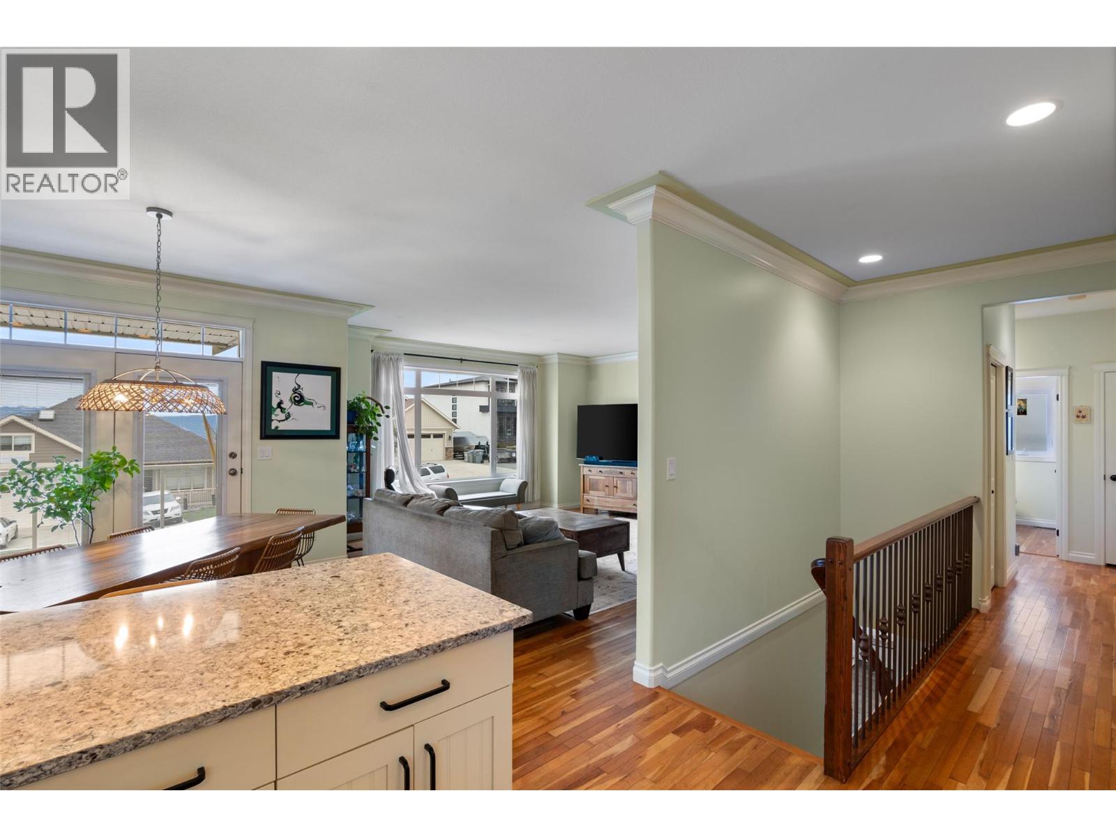 639 Dunrobin Drive, Kamloops, British Columbia  V1S 1W2 - Photo 3 - 10378672