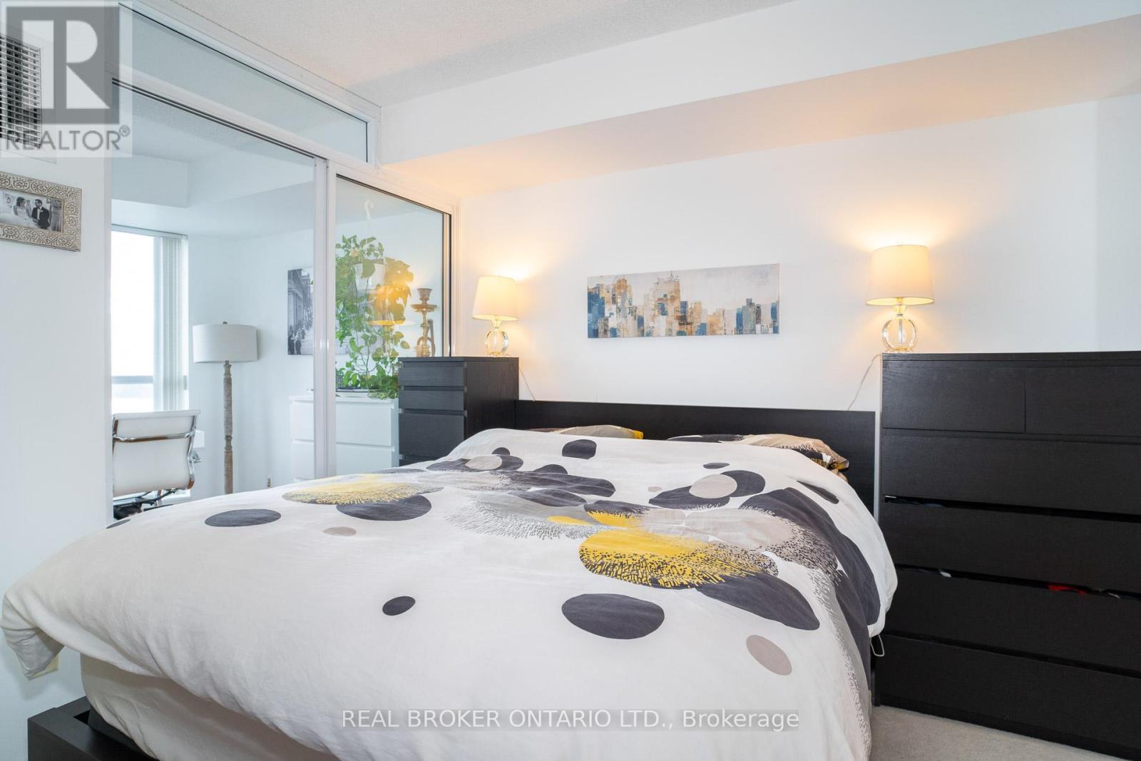 1909 - 8 York Street, Toronto, Ontario  M5J 2Y2 - Photo 13 - C12872270