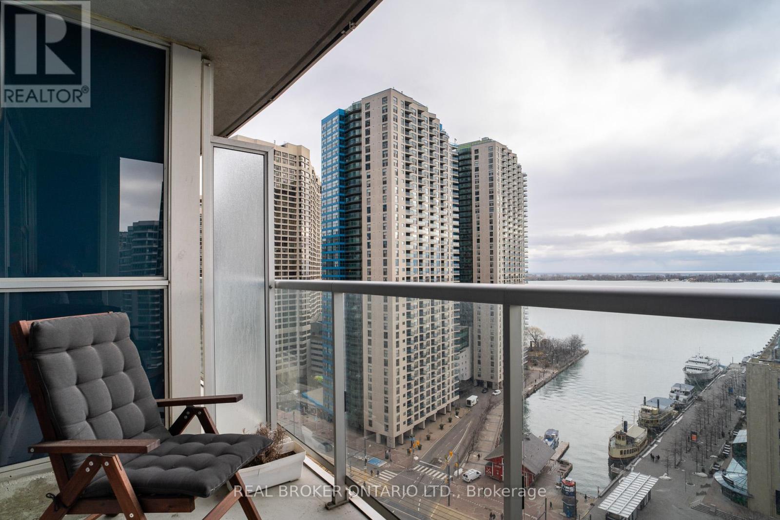 1909 - 8 York Street, Toronto, Ontario  M5J 2Y2 - Photo 18 - C12872270