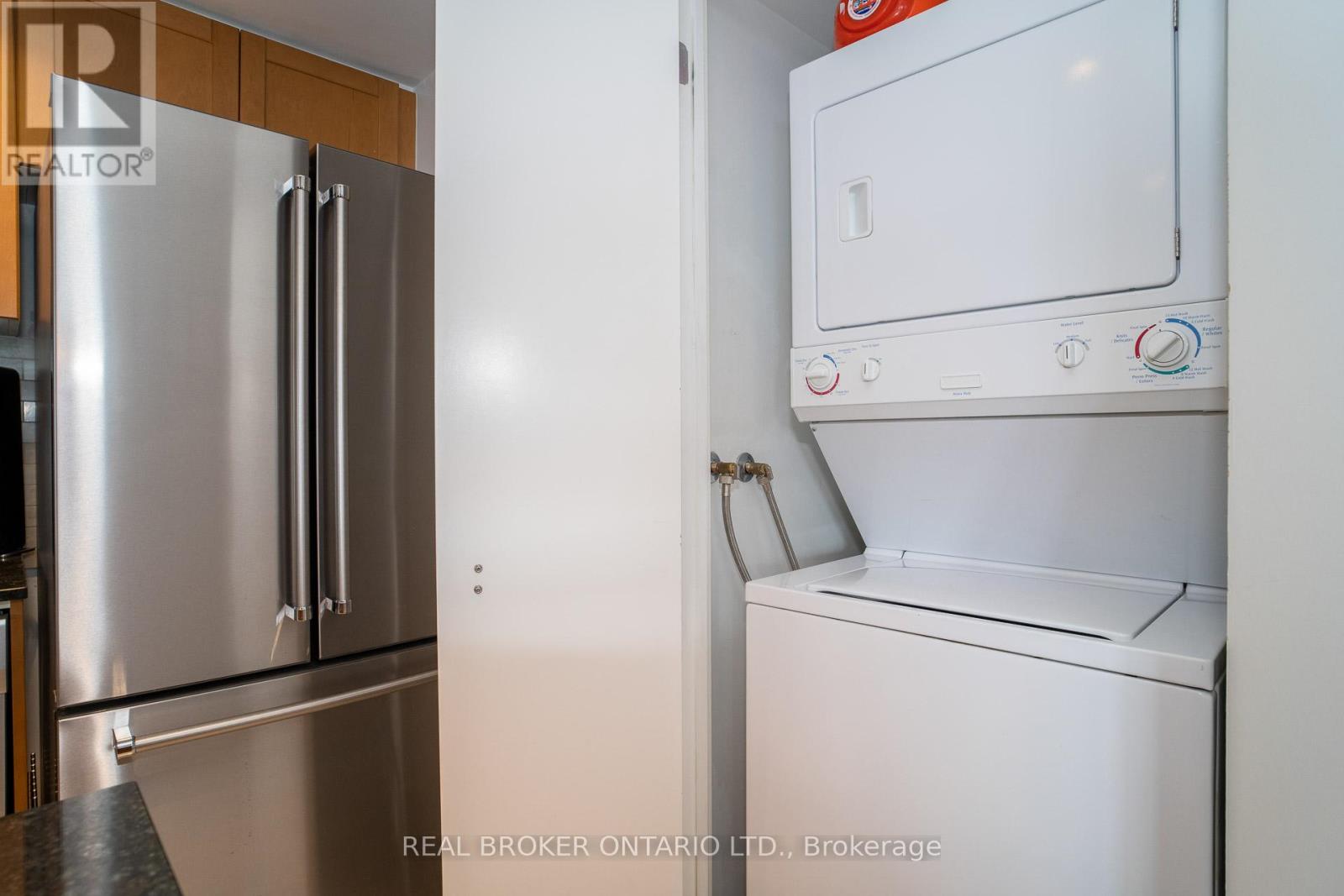 1909 - 8 York Street, Toronto, Ontario  M5J 2Y2 - Photo 5 - C12872270