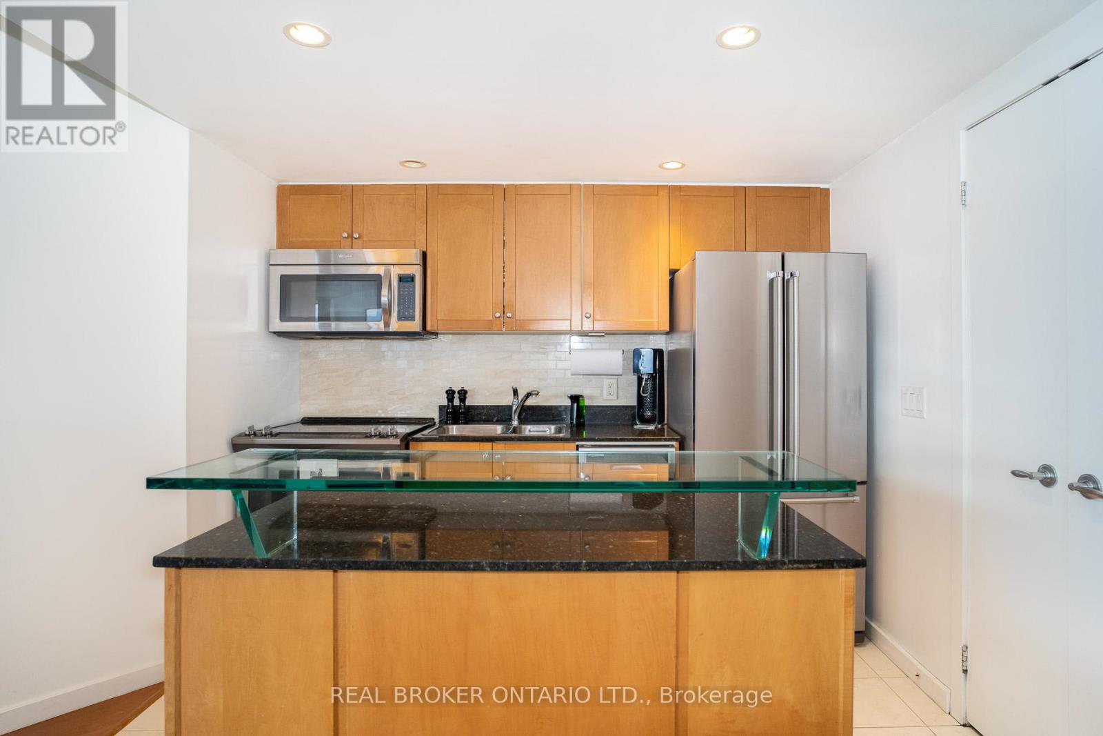 1909 - 8 York Street, Toronto, Ontario  M5J 2Y2 - Photo 6 - C12872270