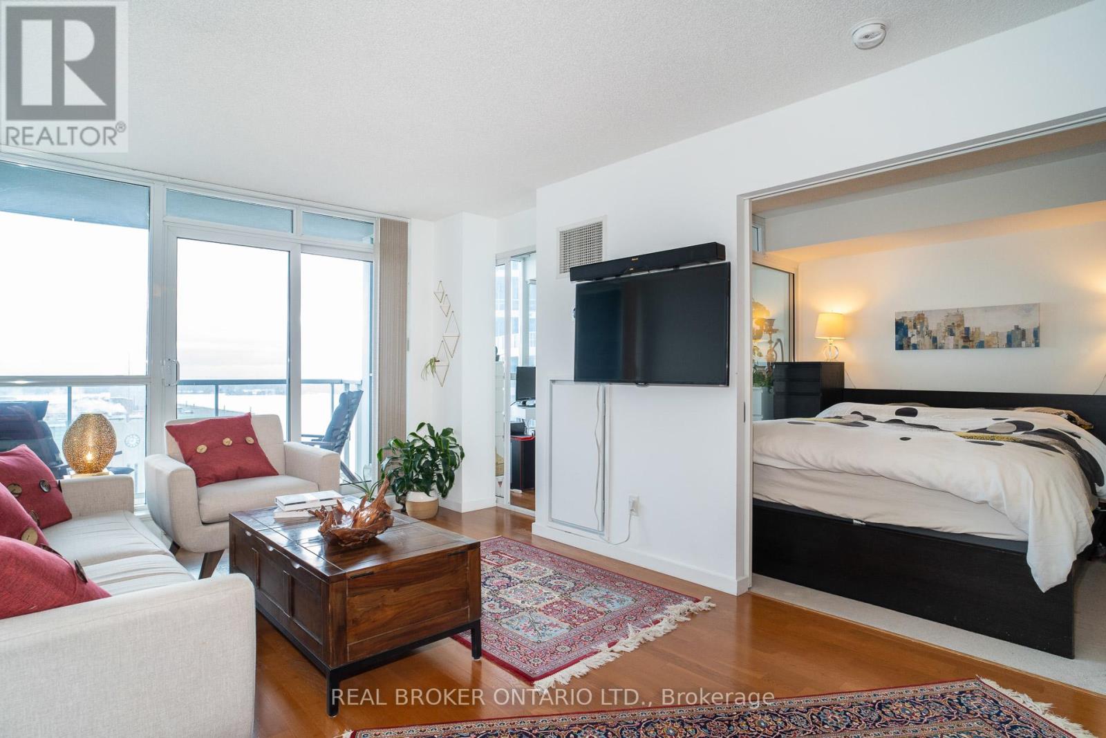 1909 - 8 York Street, Toronto, Ontario  M5J 2Y2 - Photo 9 - C12872270